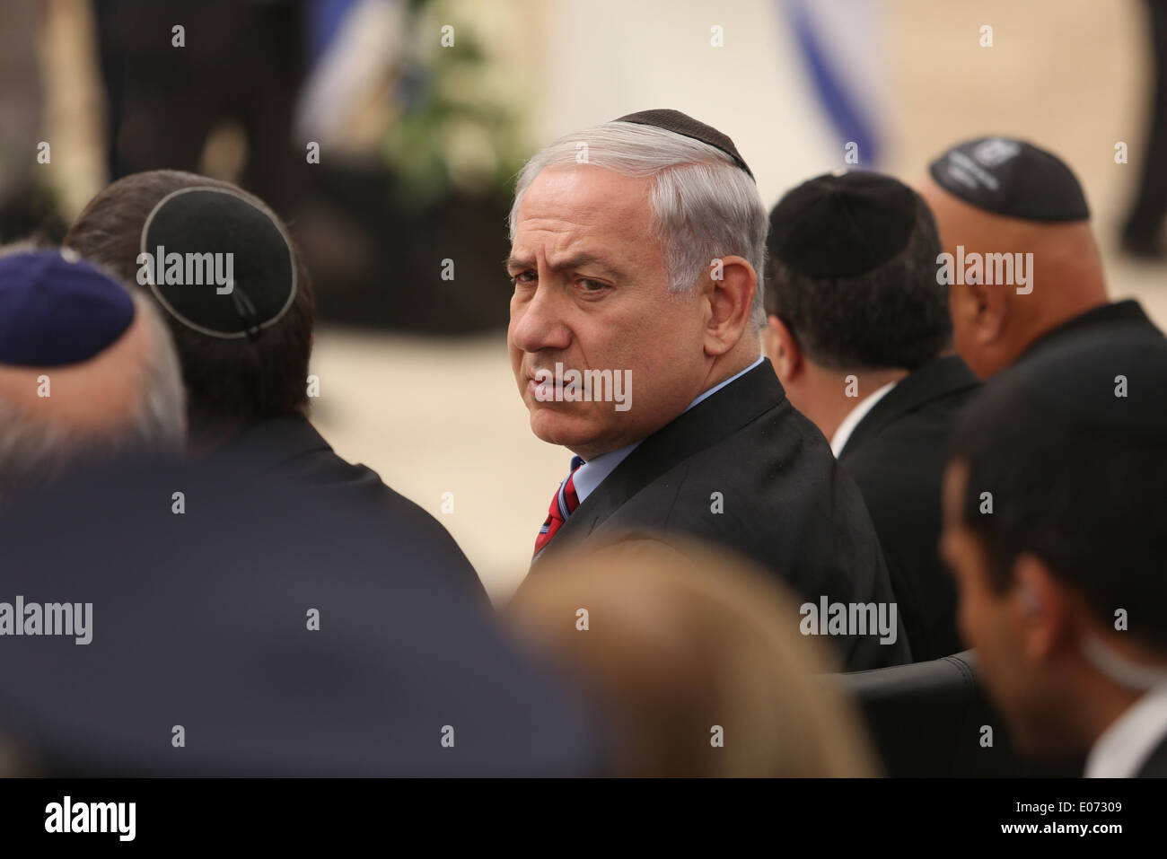 Jerusalem. 4th May, 2014. Israeli Prime Minister Benjamin Netanyahu (C) attends a ceremony marking the Remembrance Day at Yad Lebanim in Jerusalem, on May 4, 2014. © JINI/Xinhua/Alamy Live News Stock Photo