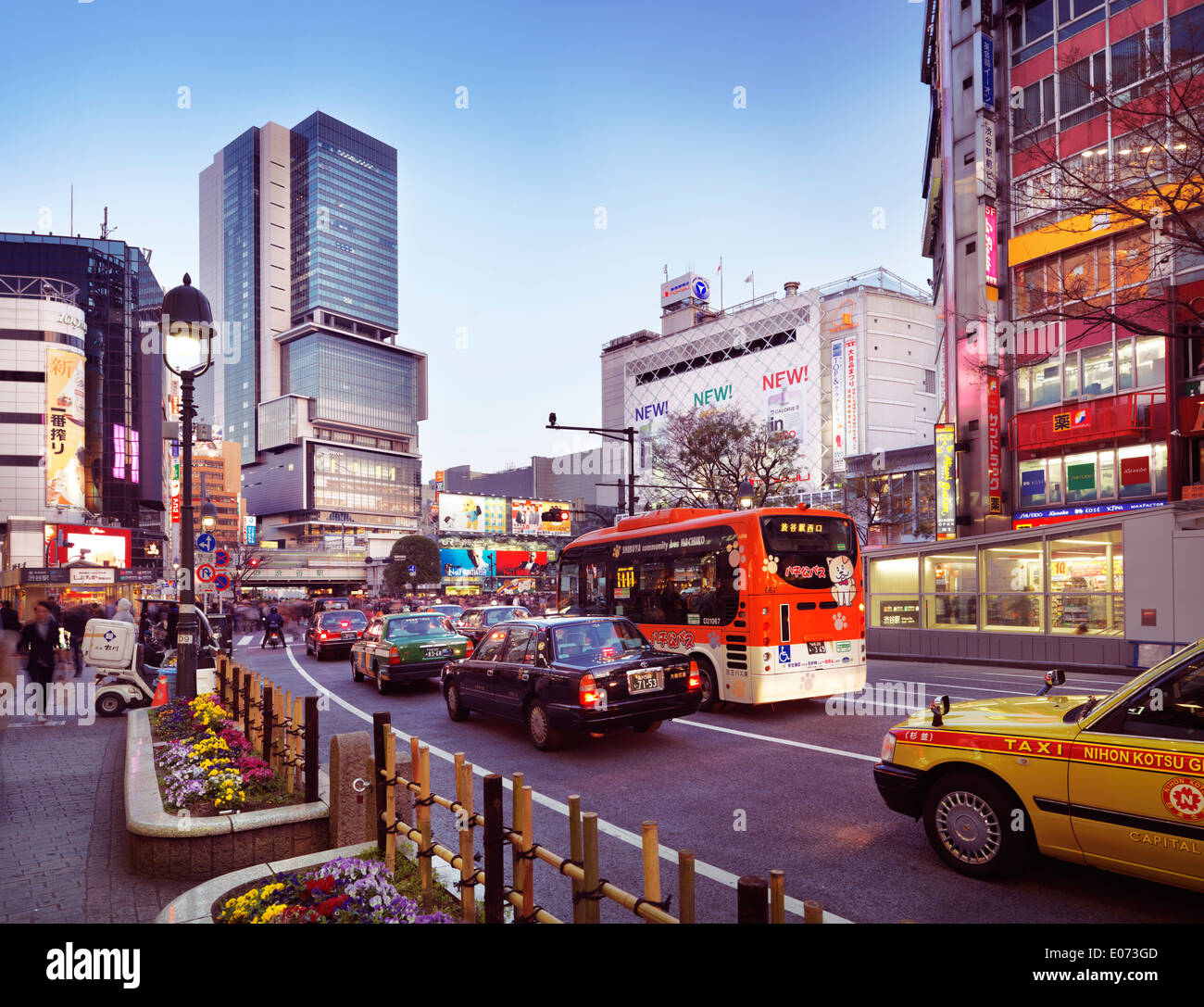 Shibuya station tokyu hi-res stock photography and images - Alamy