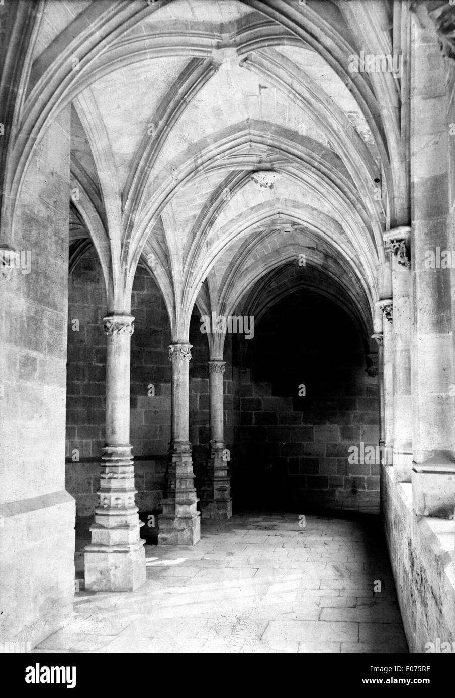Cloître de la Chartreuse, Villefranche de Rouergue, septembre 1889 Stock Photo