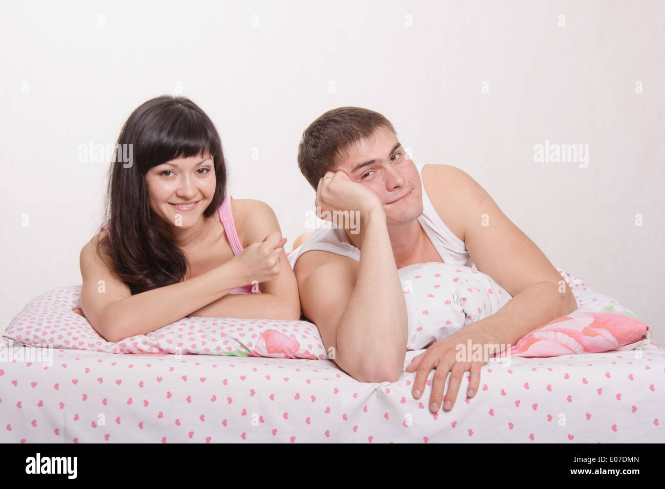 Русские муж и жена в постели
