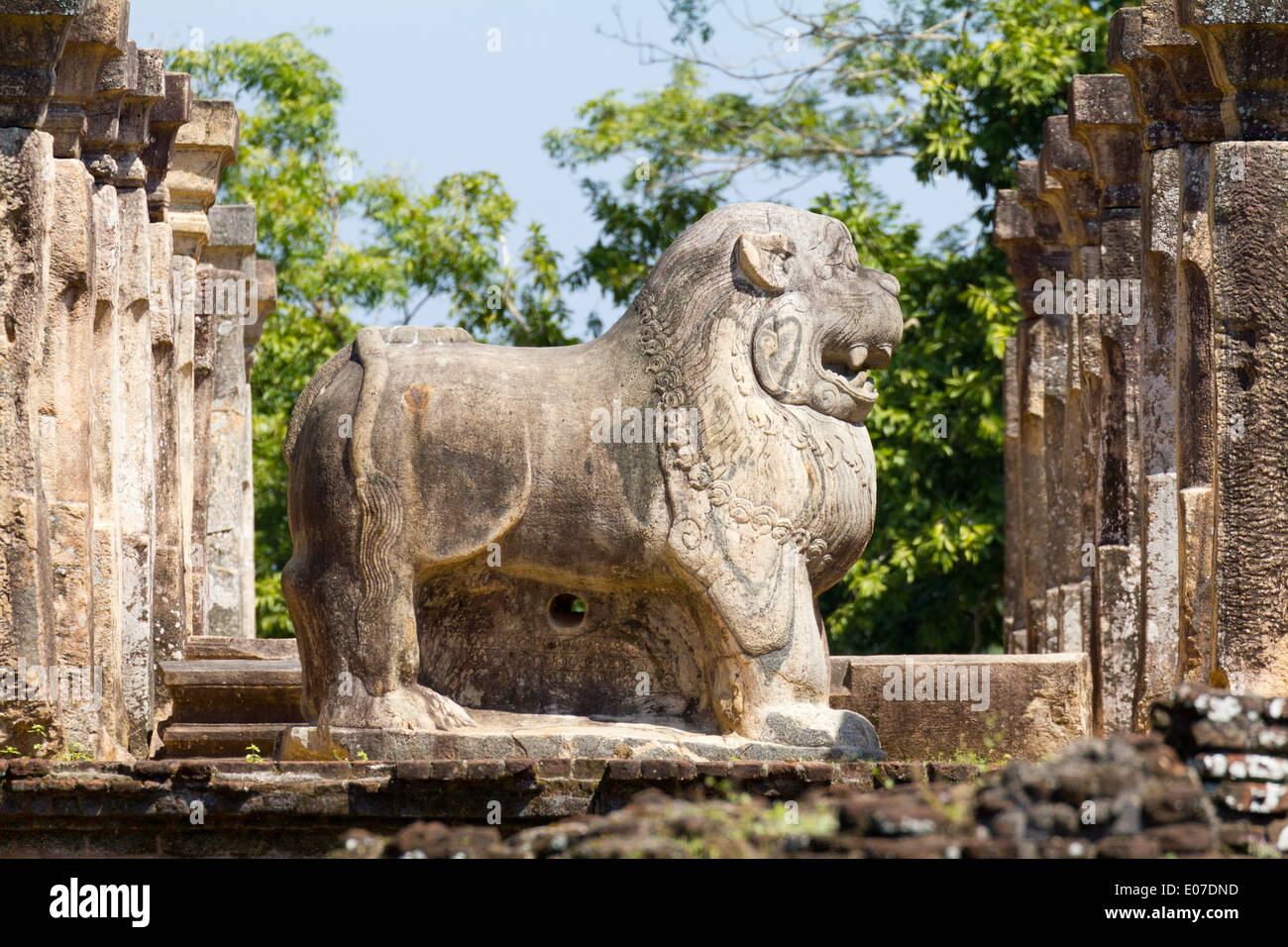 Sinhalese kingdom hi-res stock photography and images - Alamy