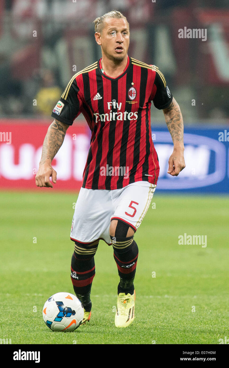 Mexes hi-res stock photography and images - Page 6 - Alamy, image size:866x1390
