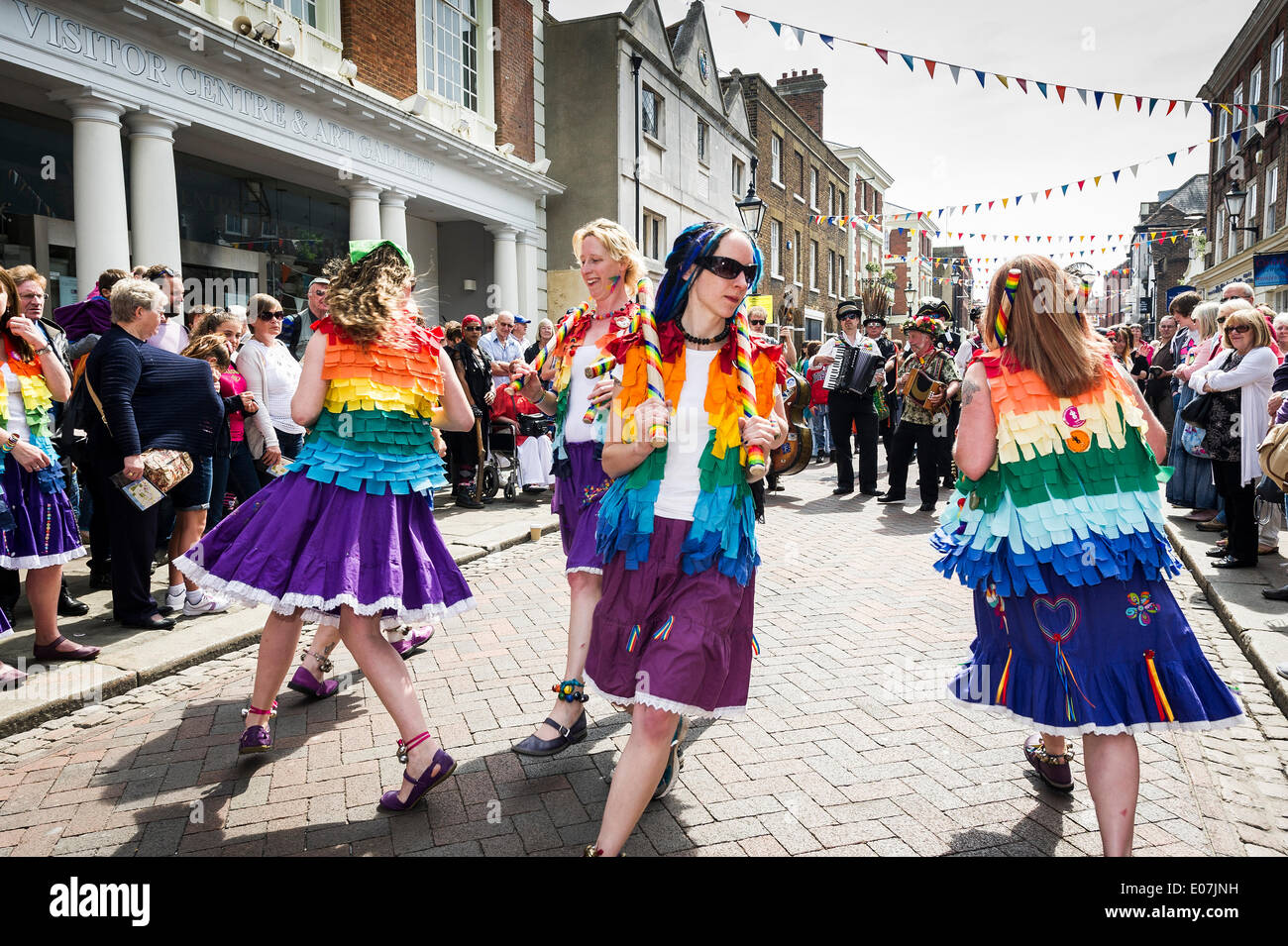 Rochester, Kent, UK. 5th May, 2014. The Sweeps Festival in Rochester, Kent, UK takes place in Rochester over the May Bank Holiday weekend.  The festival recreates the joy and laughter enjoyed by chimney sweeps on their traditional holiday.  The festival, with its Morris dancing and music, has become one of the most important May festivals in Europe.  Photographer:  Gordon Scammell/Alamy Live News Stock Photo