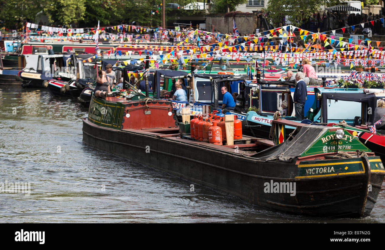 Little Venice, London, UK. 5th May, 2014. The Canalway Cavalcade at
