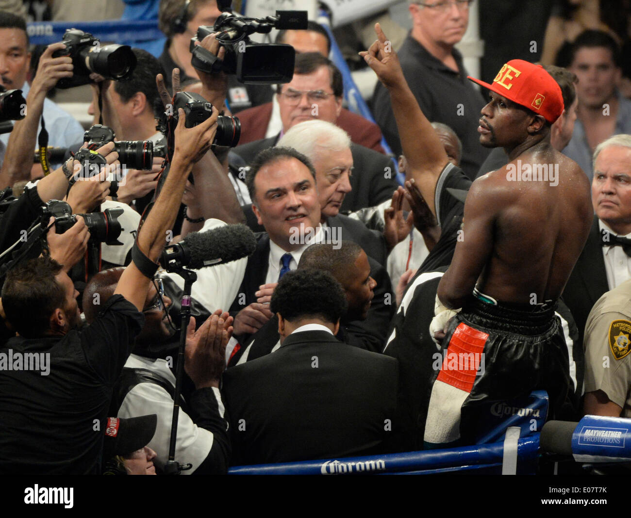 May 3, 2014. Las Vegas Nevada-USA. Floyd Mayweather Jr. reacts motionless after going 12 rounds with Marco Maidana Saturday night at the MGM grand hotel. Floyd Mayweather Jr. took the win by a majority decision over Marco Maidana for the WBC-WBA & Ring magazine welterweight title in Las Vegas. Photo by Gene Blevins/LA DailyNews/ZumaPress (Credit Image: © Gene Blevins/ZUMAPRESS.com) Stock Photo