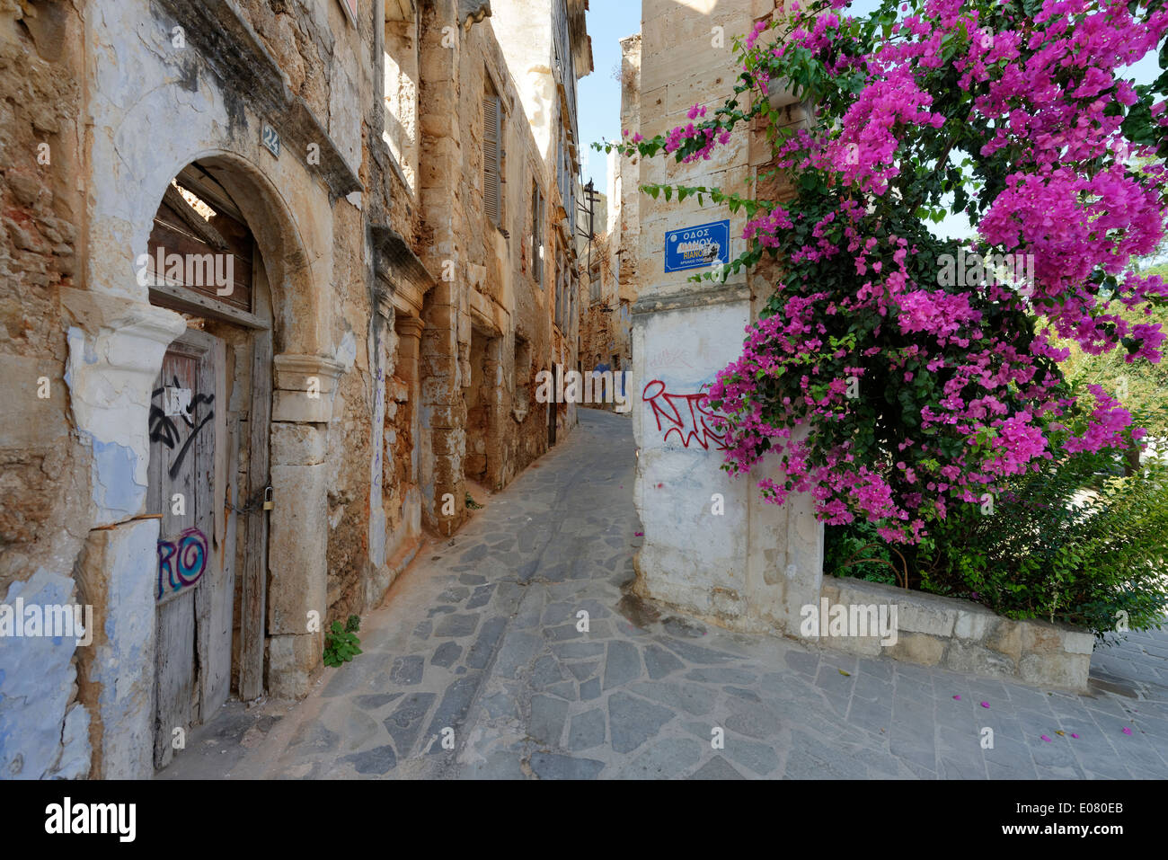 Bougainvillea Corner Hi res Stock Photography And Images Alamy bougainvillea-corner-hi-res-stock-photography-and-images-alamy