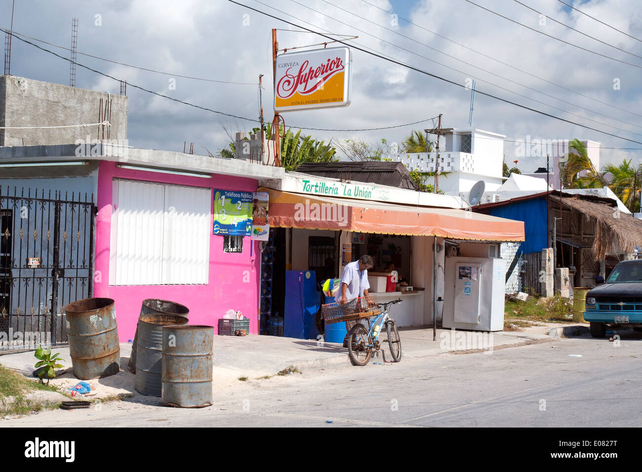 Small tortilleria hi-res stock photography and images - Alamy