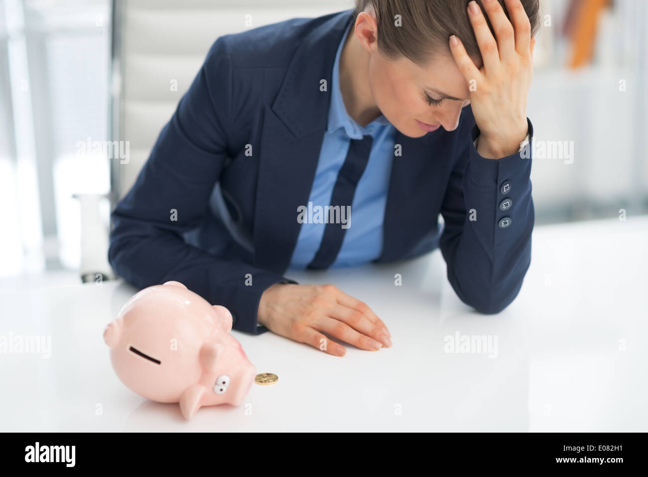 Может ли банкрот быть самозанятым. Документы для самозанятых. Банкротство ип и самозанятых. Банкрот может стать самозанятым. Человек с ipad документооборот рисунок.