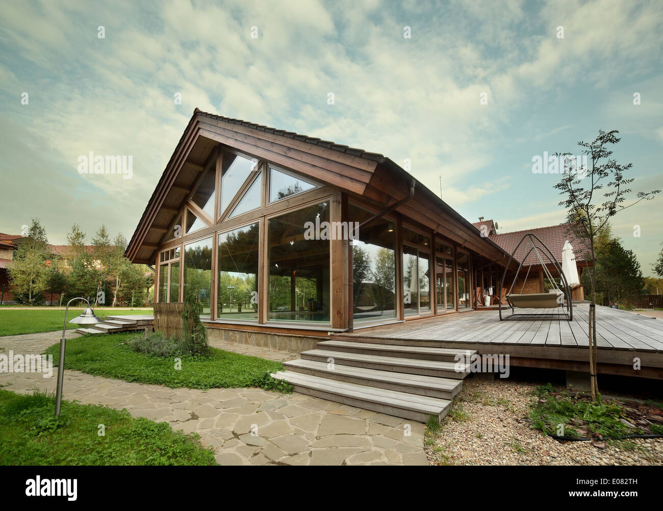 luxury wooden house with trees and swimming pool Stock Photo - Alamy - Luxury Off-Grid Homes With Private Pool And Treehouse
