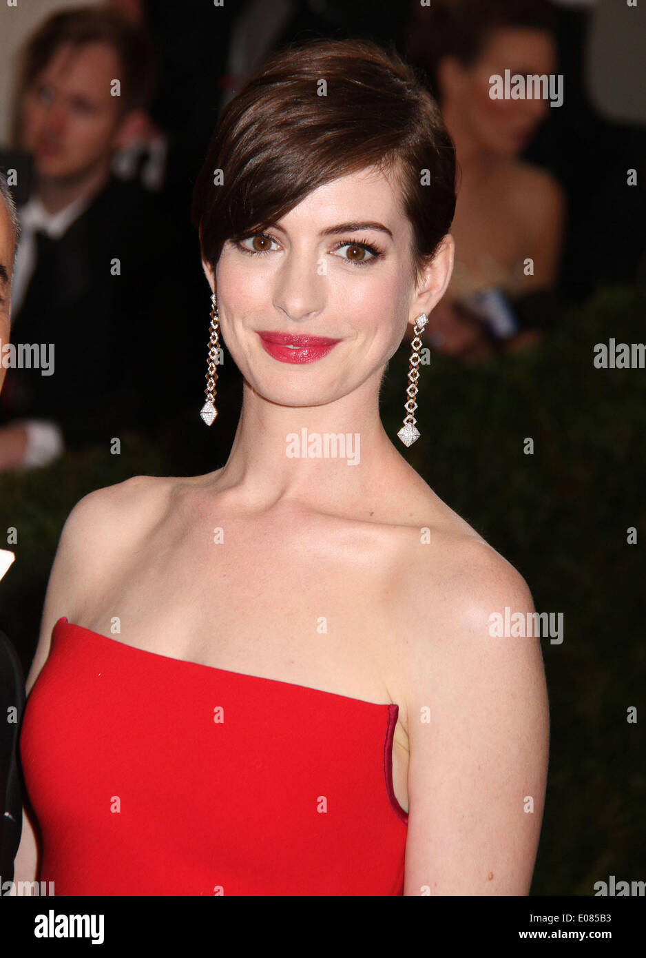 New York, New York, USA. 5th May, 2014. Actress ANNE HATHAWAY attend ...