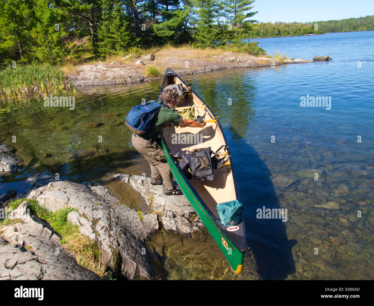 Portage canoe hi-res stock photography and images - Alamy