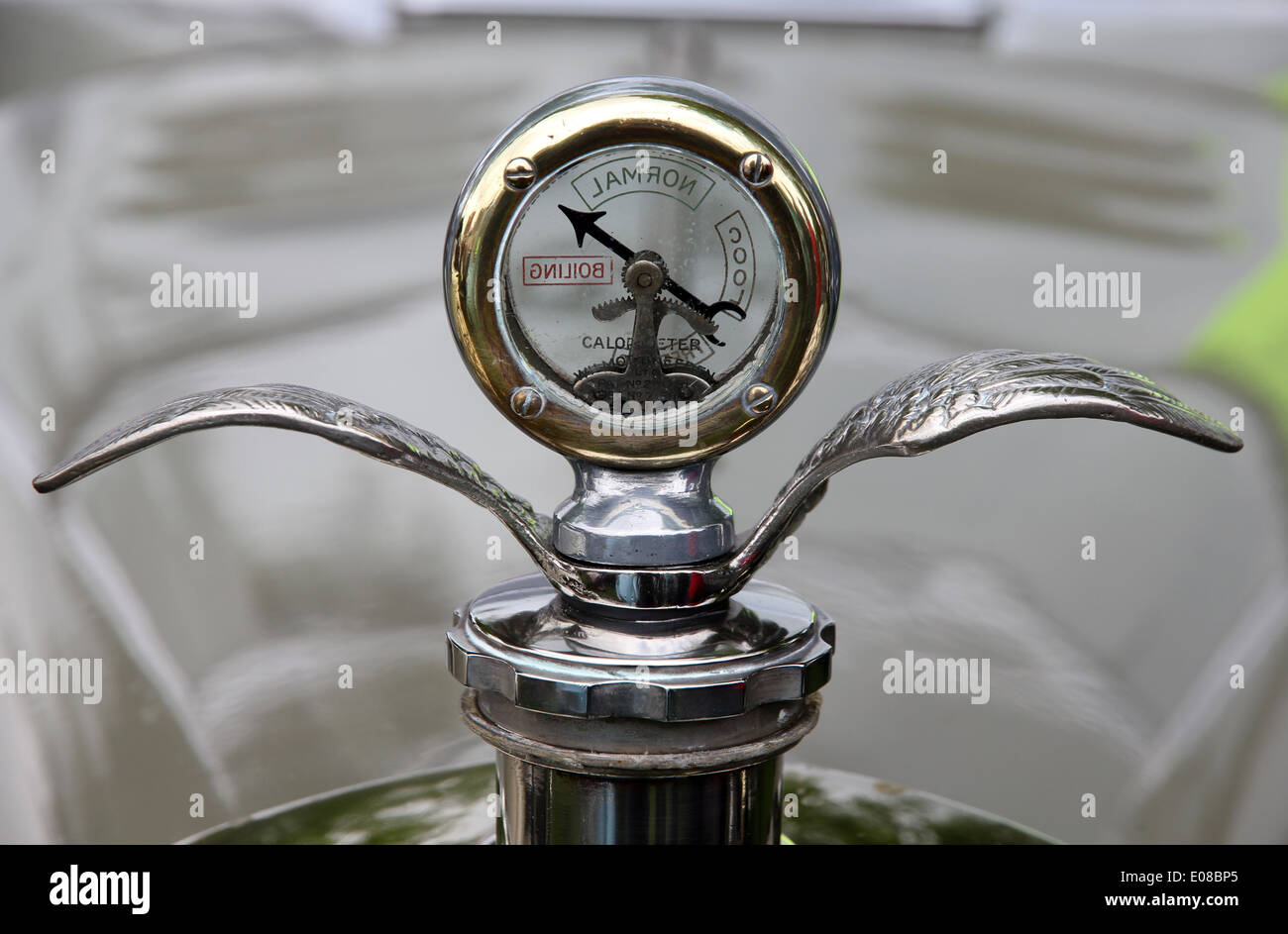 Antique car temperature gauge hi-res stock photography and images - Alamy