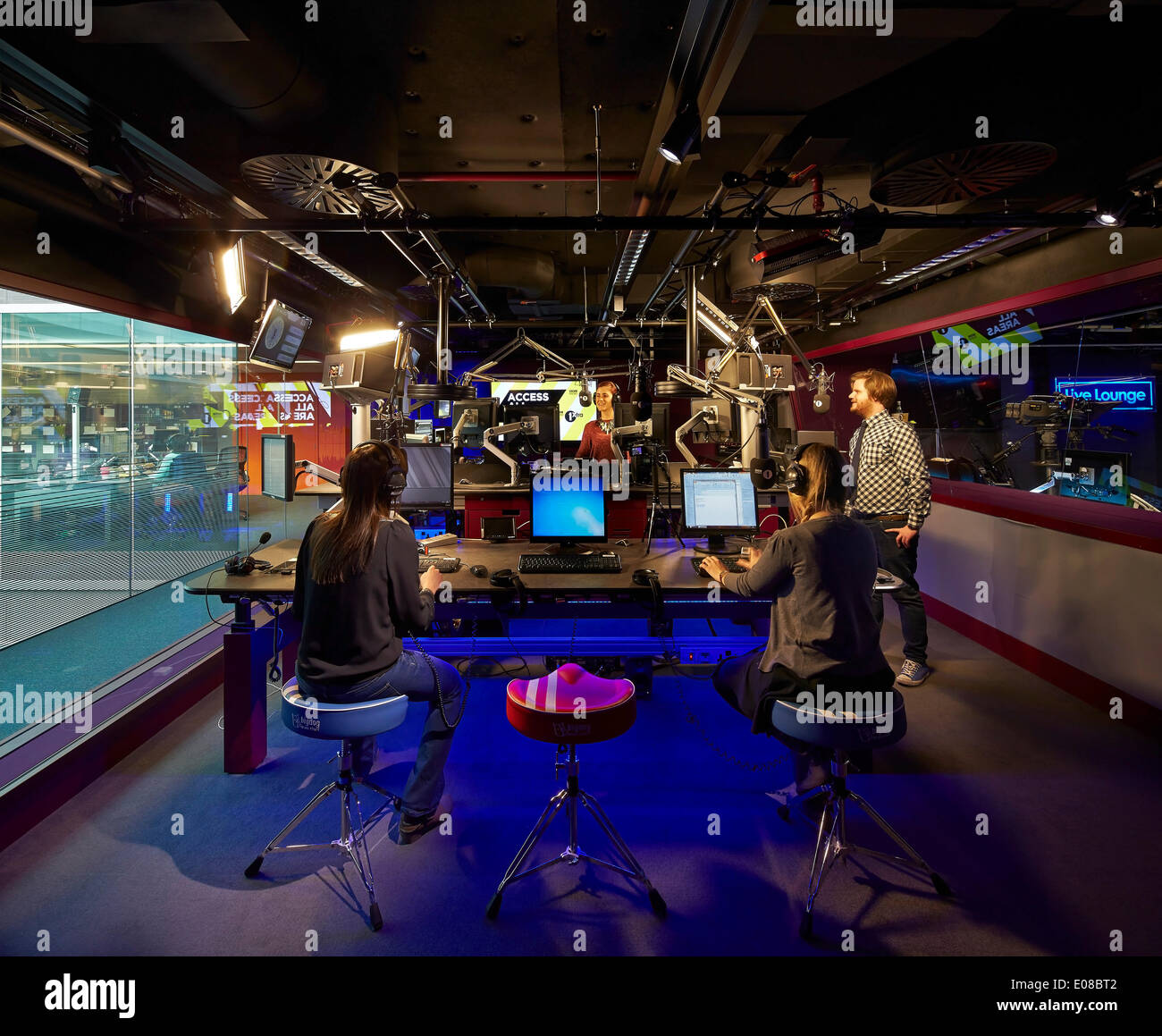 BBC Broadcasting House, London, United Kingdom. Architect: HOK International Ltd, 2014. Radio studio with journalists and techni Stock Photo