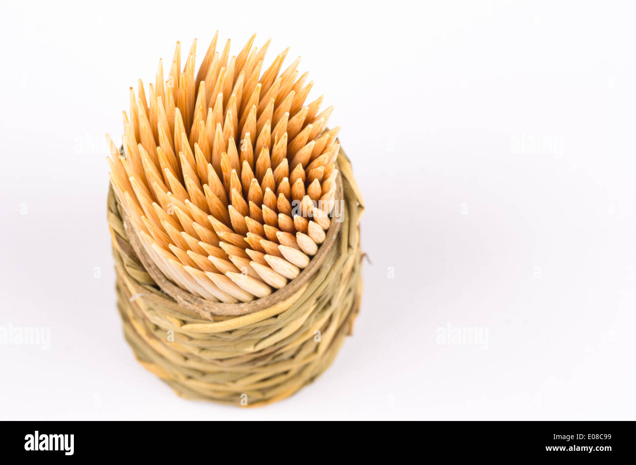A bunch of wooden toothpicks isolated on white Stock Photo - Alamy