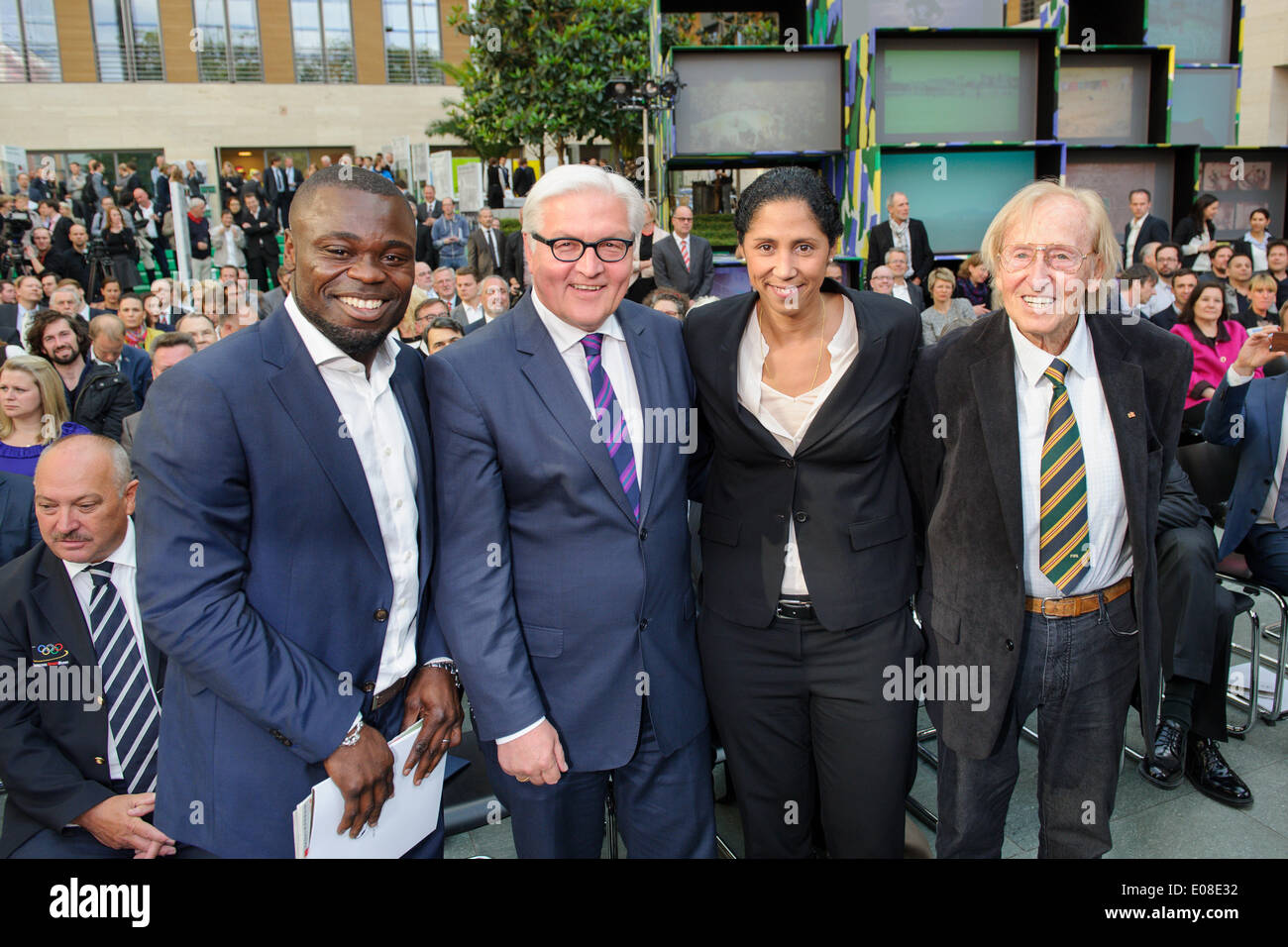 Berlin, Germany. 5th May, 2014. Gerald Asamoah, Frank-Walter Steinmeier, Steffi Jones und Rudi Gutendorf (L-R) attend the German Football Ambassador 2014 Award ceremony at The Federal Foreign Office on May 5, 2014 in Berlin, Germany. Photo: picture alliance/Robert Schlesinger/dpa/Alamy Live News Stock Photo