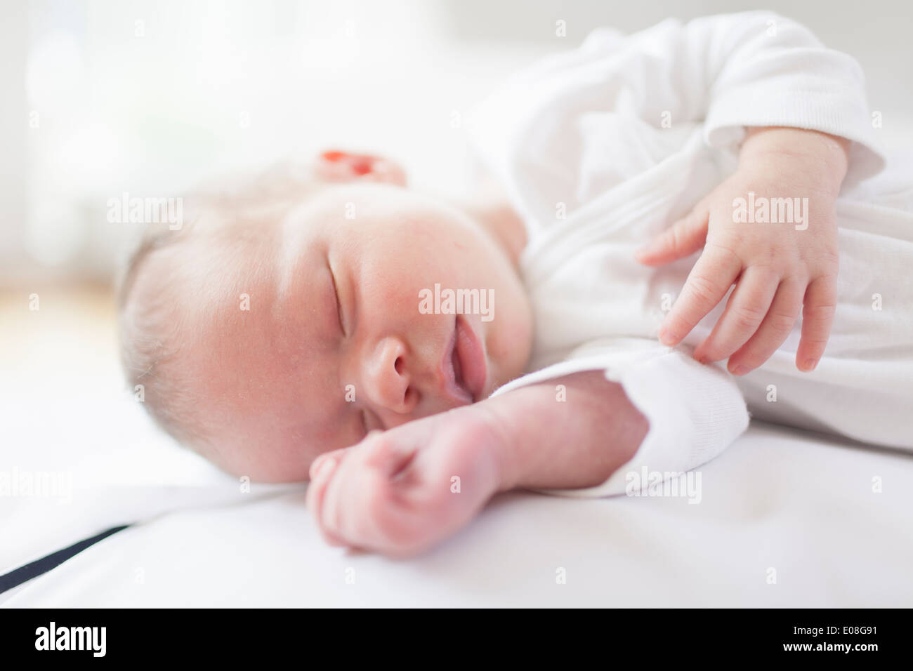 Newborn baby hi-res stock photography and images - Alamy