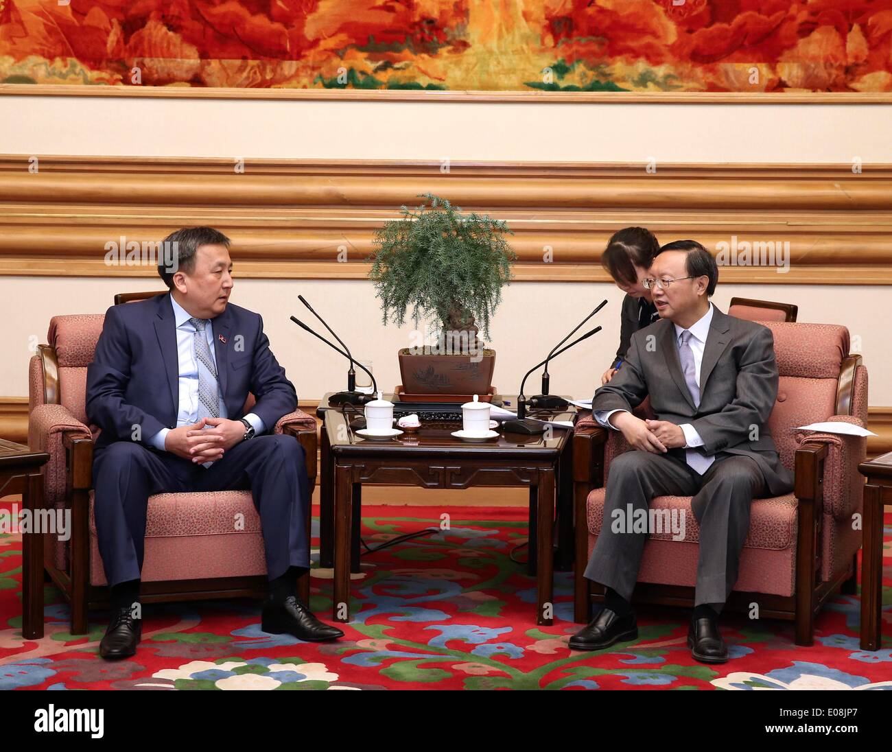 Beijing, China. 6th May, 2014. Chinese State Councilor Yang Jiechi (R) meets with Kyrgyz Parliament Speaker Asylbek Zheenbekov in Beijing, capital of China, May 6, 2014. © Pang Xinglei/Xinhua/Alamy Live News Stock Photo