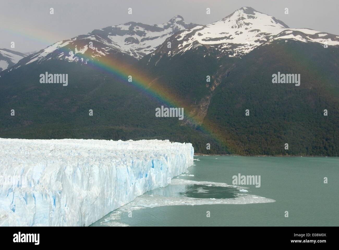 Glaciar Perito Moreno (Perito Moreno Glacier), Lago Argentino, Los Glaciares National Park, UNESCO World Heritage Site, Patagonia, Argentina, South America Stock Photo