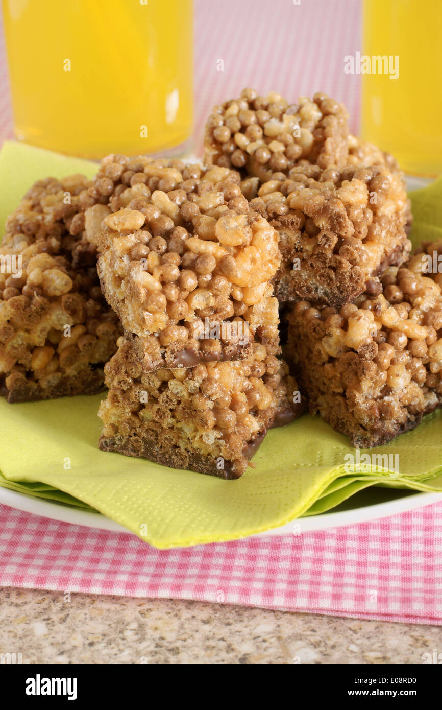 Caramel and chocolate rice krispie cakes Stock Photo Alamy