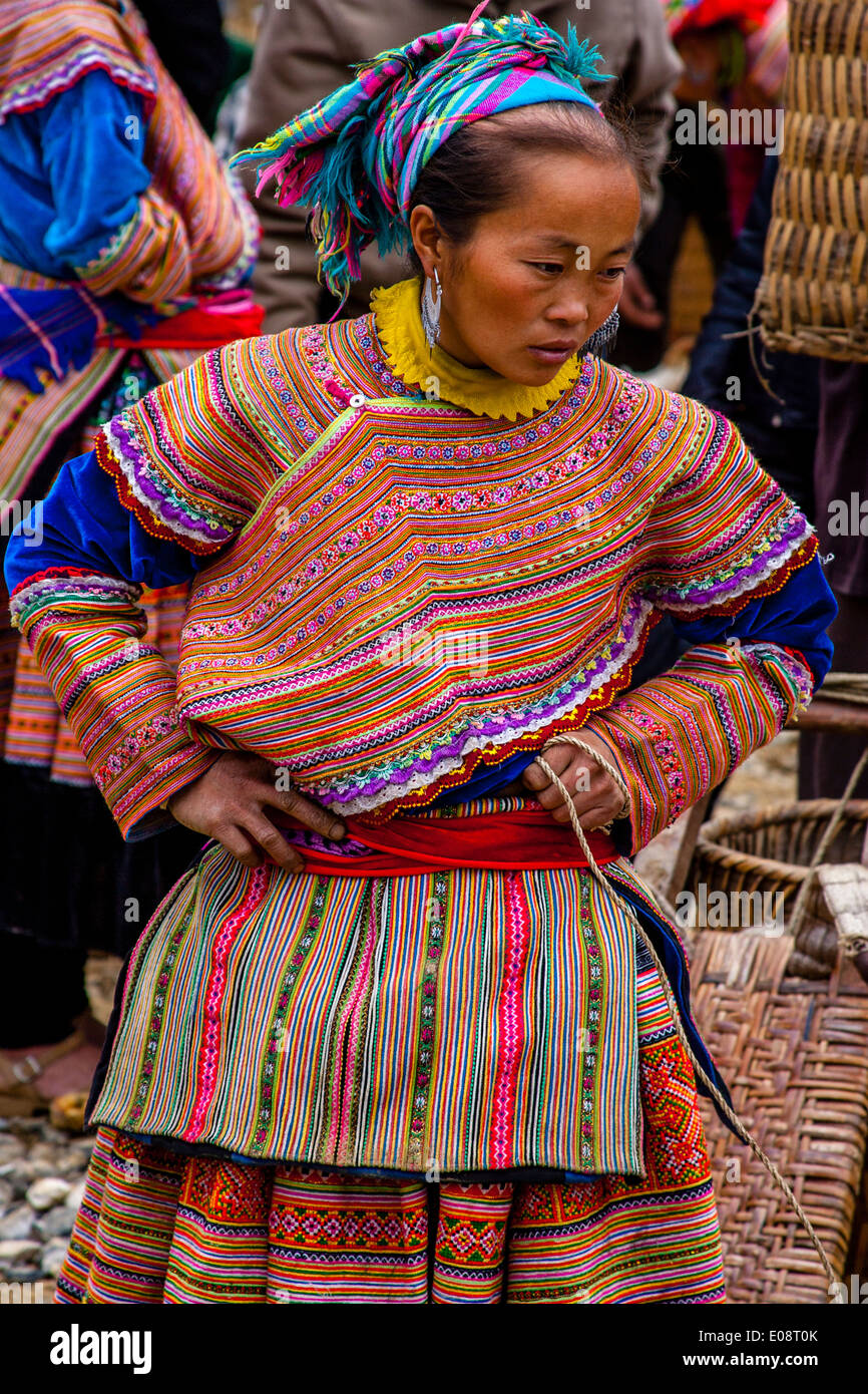 Flower Hmong People At The Sunday Market In Bac Ha, Lao Cai Province ...