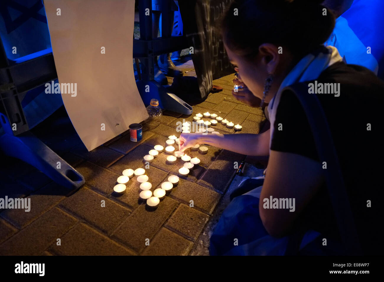 Remembrance day lighting hires stock photography and images Alamy