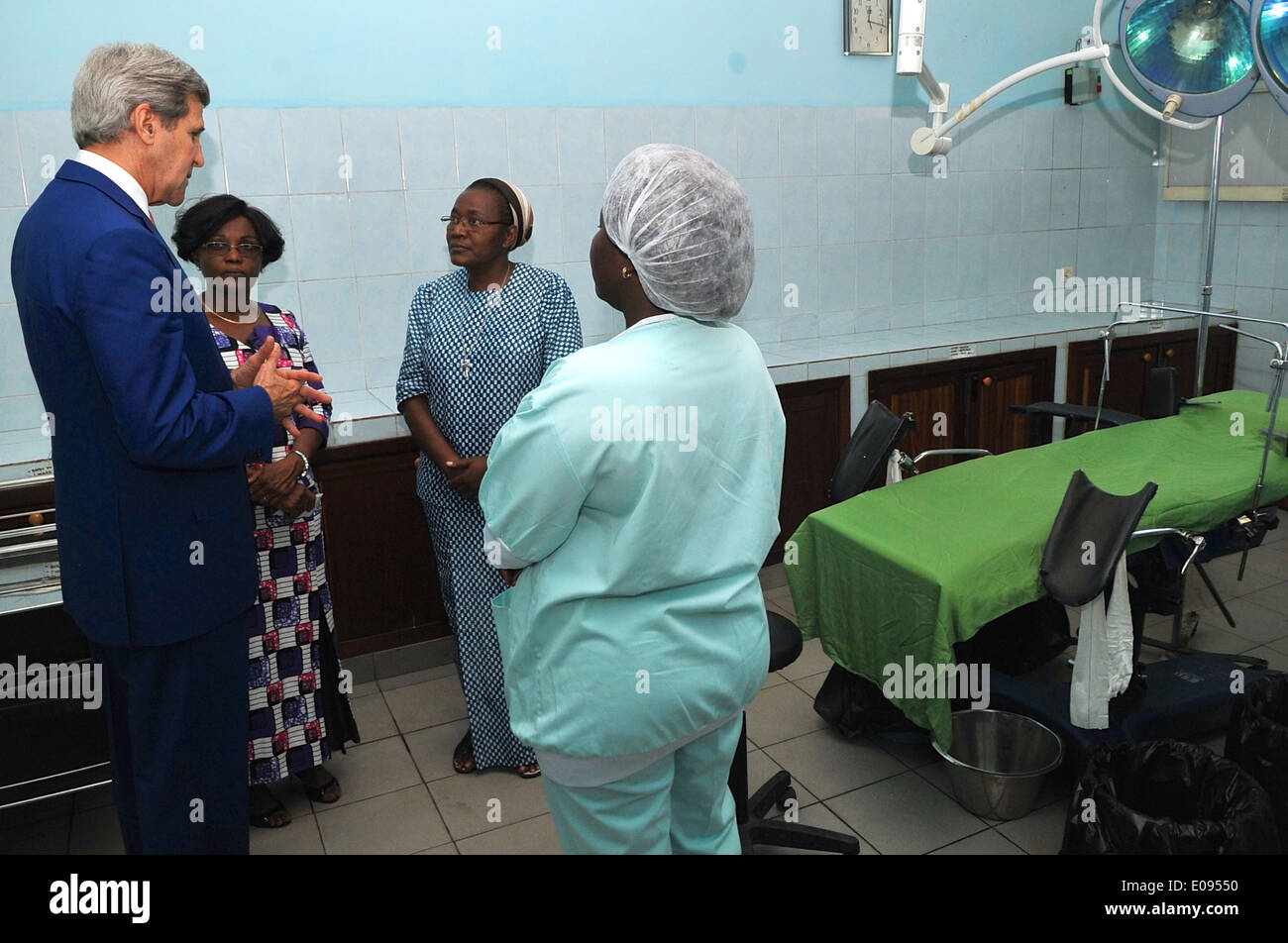 Secretary Kerry Gets Briefing at USAID-Funded Fistula Clinic in Kinshasa Stock Photo