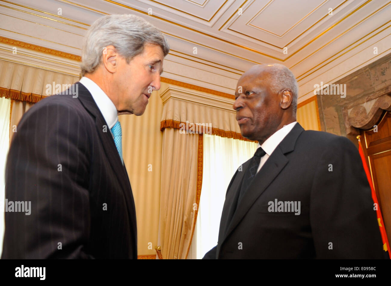 Angolan President dos Santos Welcomes Secretary Kerry to Presidential Palace in Luanda Stock Photo