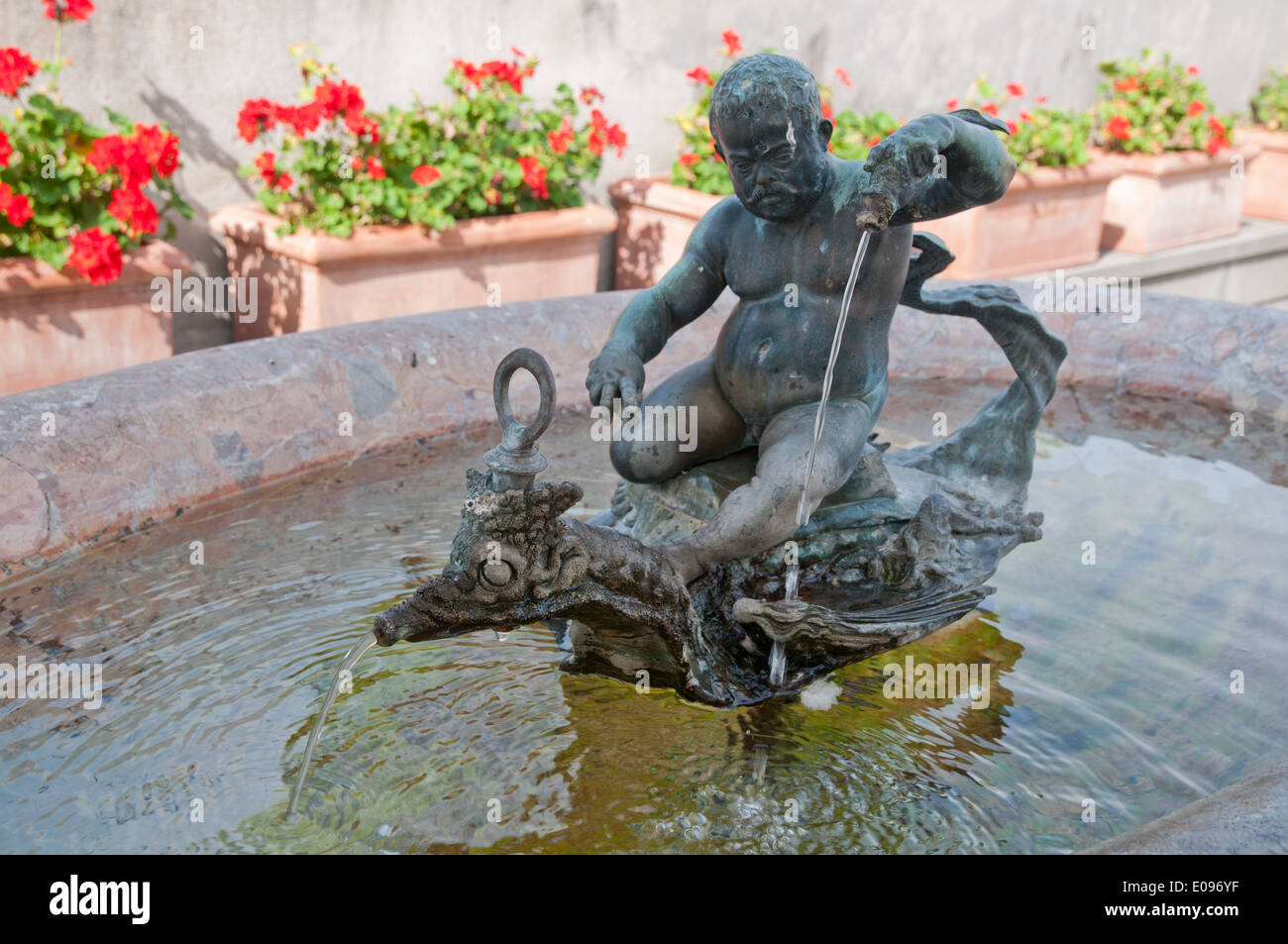 Water fountain on balcony of the Uffizi Gallery Florence Italy Stock Photo Alamy