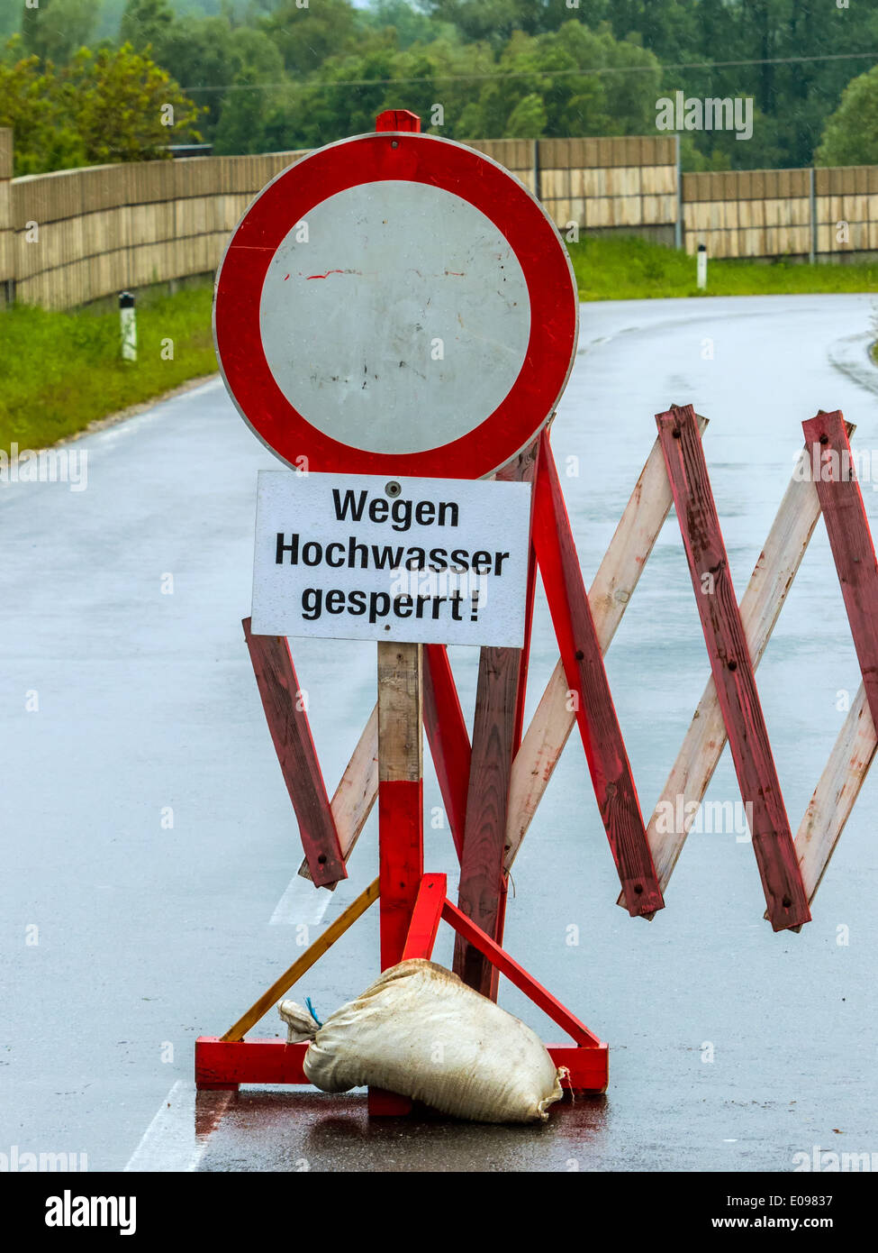 High water in 2013. Austria. floods and floods. Closed street, Hochwasser 2013. oesterreich. ueberflutungen und ueberschwemmunge Stock Photo
