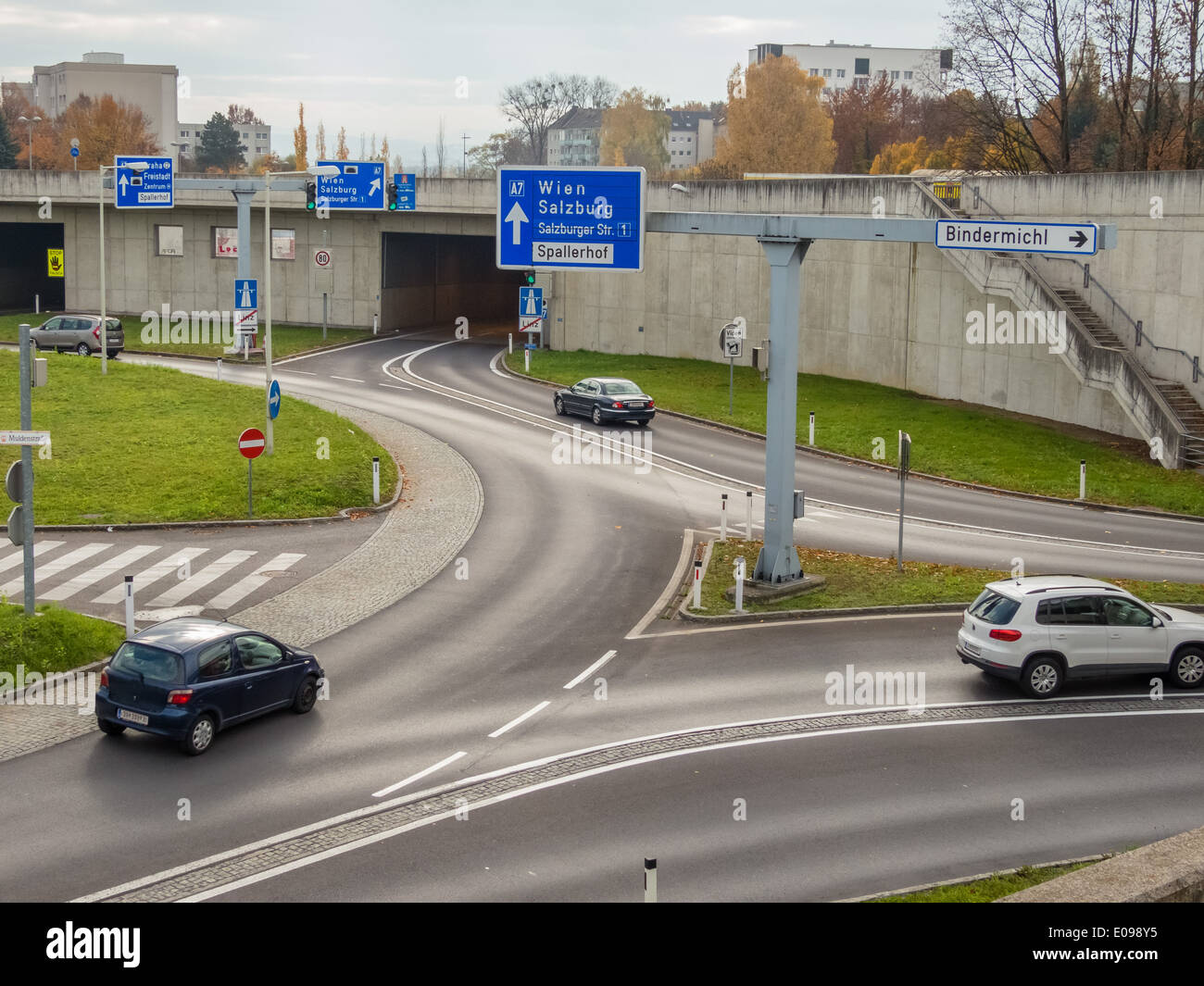 Austria, Linz, town highway. Tunnel fue noise reassurance in the Bindermichel on highway A7., oesterreich, Stadtautobahn. Tunnel Stock Photo