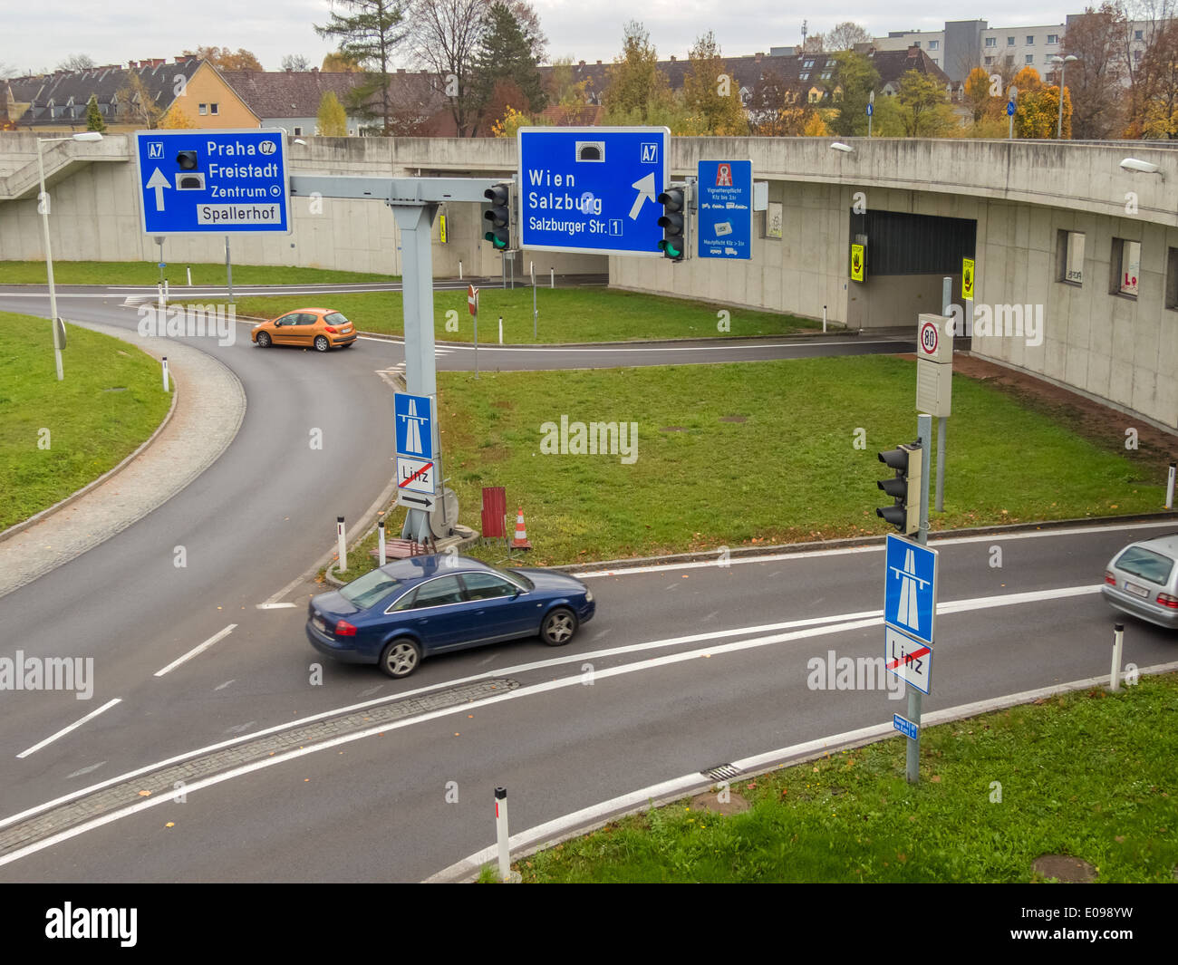 Austria, Linz, town highway. Tunnel fue noise reassurance in the Bindermichel on highway A7., oesterreich, Stadtautobahn. Tunnel Stock Photo