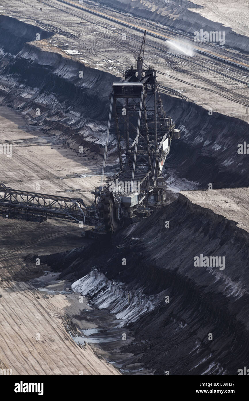 Germany, North Rhine-Westphalia, Garzweiler surface mine, Bucket-wheel excavator Stock Photo