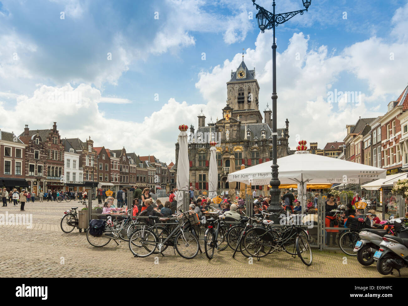 MARKT SQUARE IN DELFT HOLLAND WITH RESTAURANT AND THE CITY HALL Stock Photo