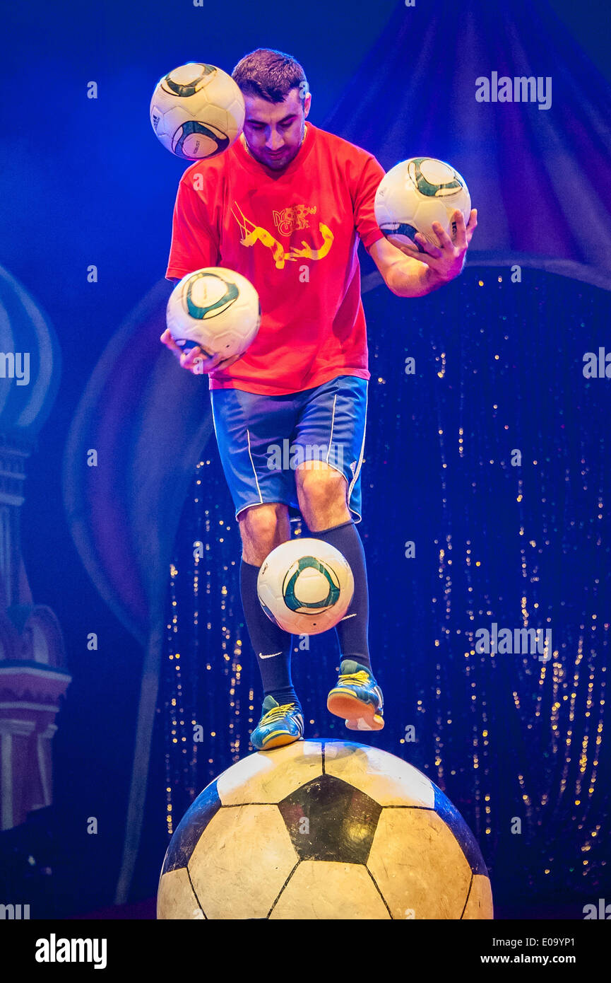 Football juggling record attempt hires stock photography and images