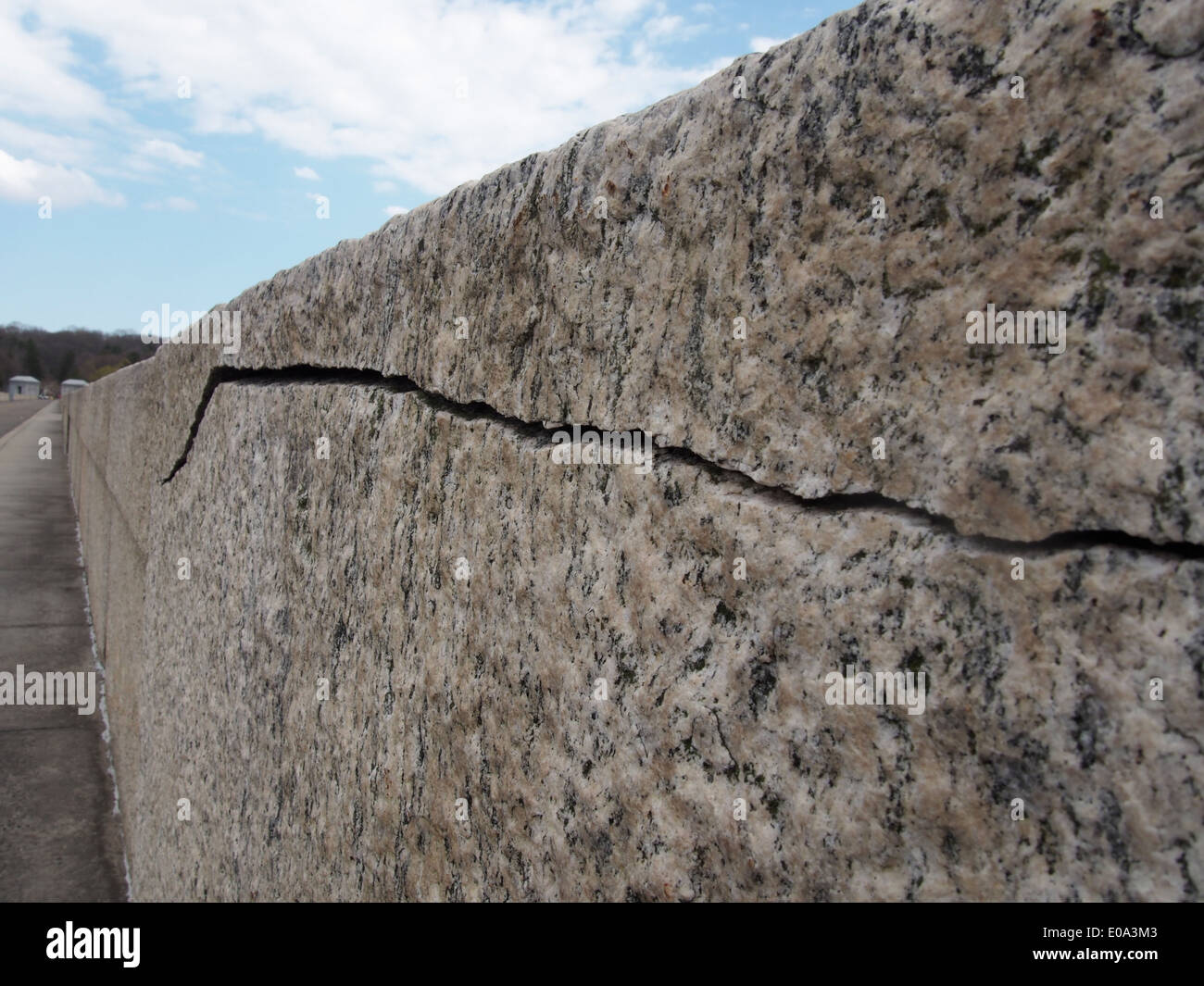 Closeup of a large crack in the granite atop the Kensico Dam, Valhalla