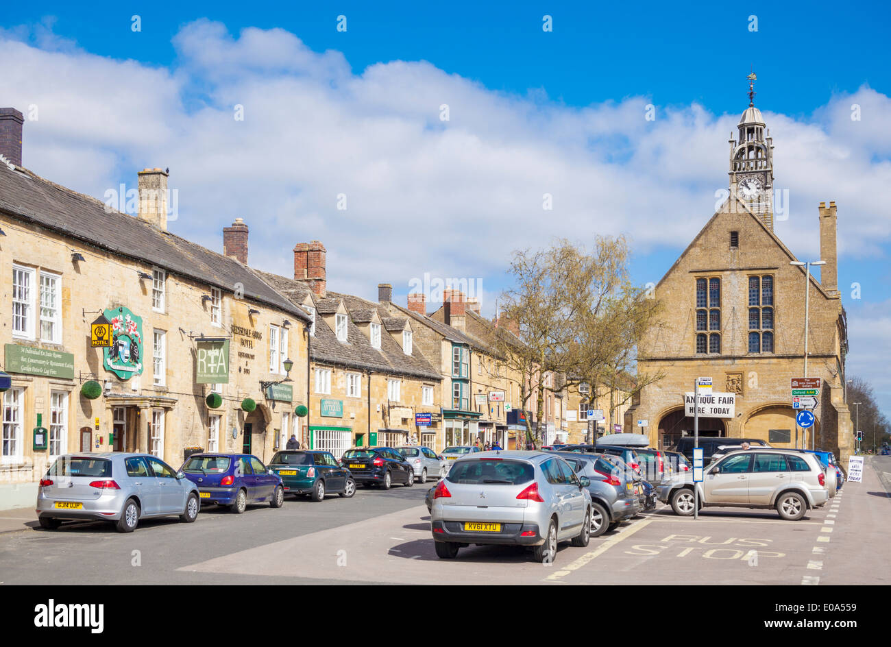 Moreton in Marsh MoretoninMarsh High Street and Redesdale Market