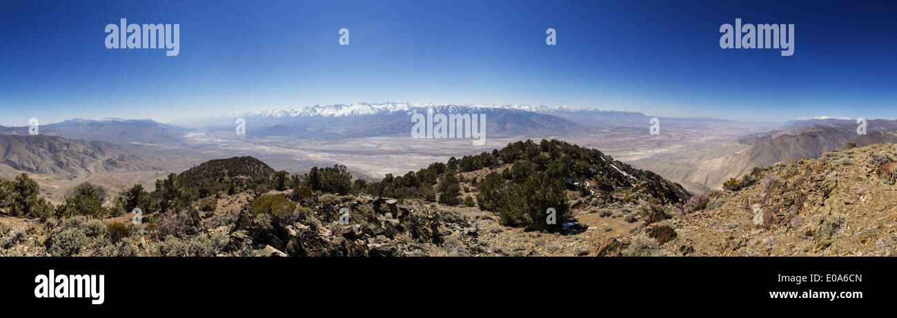 Owens Valley panorama taken from the summit of Black Mountain between Bishop and Big Pine Stock Photo