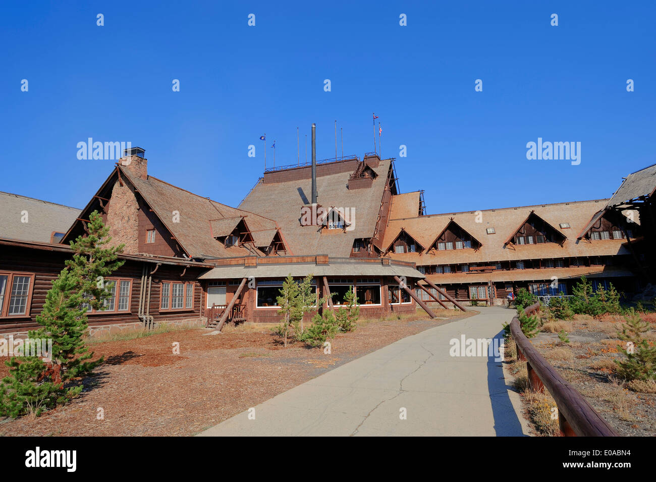 Hotel Old Faithful Inn, Yellowstone national park, Wyoming, USA Stock Photo