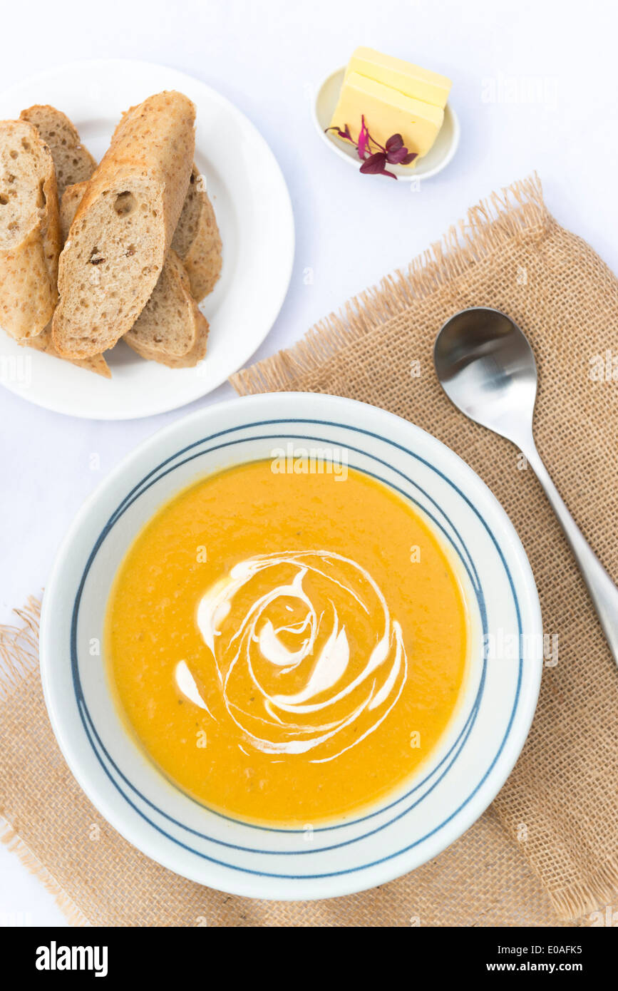 How To Make Butternut Squash Soup Hi res Stock Photography And Images 