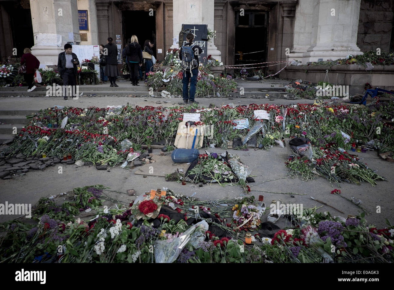 Какая трагедия произошла сегодня в москве. Дом профсоюзов в Одессе 2 мая 2014. Одесса 2014 дом профсоюзов жертвы. Одесская трагедия 2 мая 2014 года дом профсоюзов.