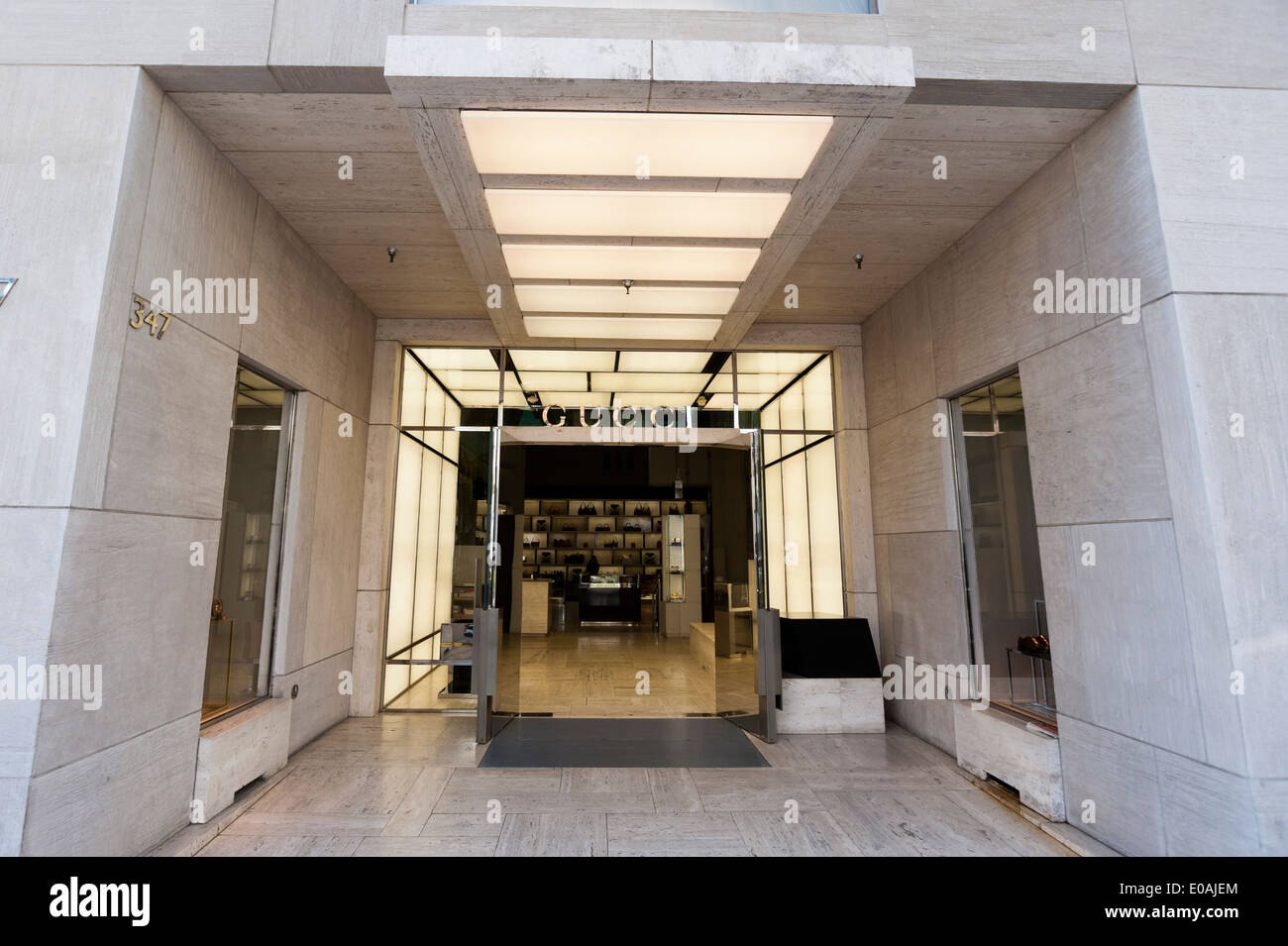 BEVERLY HILLS, CA/USA - OCTOBER 29, 2019: Entrance to the Gucci store on Rodeo  Drive, the most exclusive shopping area in the USA Stock Photo - Alamy