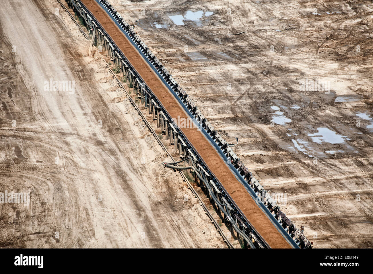 Germany, North Rhine-Westphalia, Garzweiler surface mine, Conveyor belt with coal Stock Photo