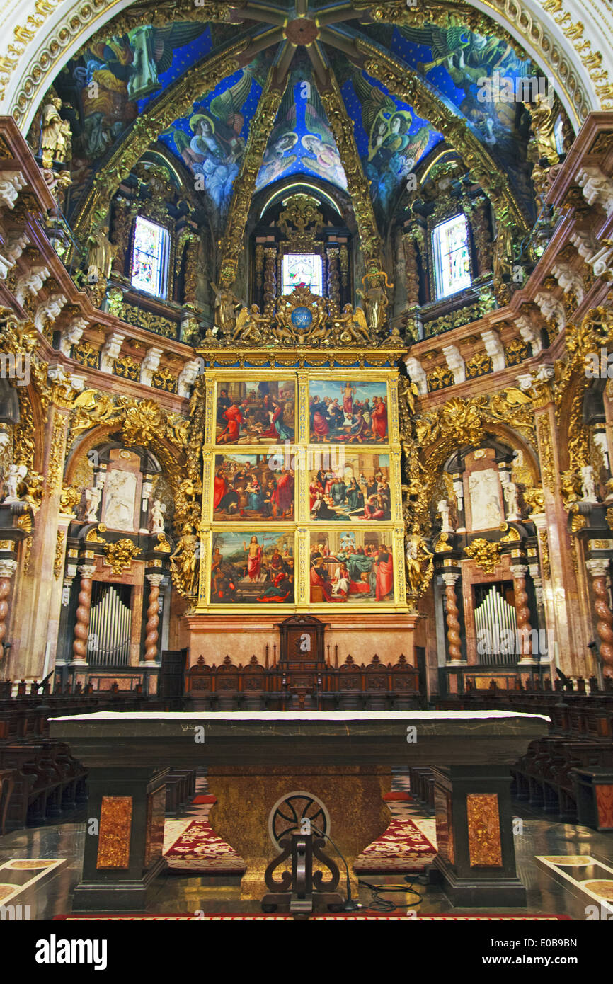 The main Altarpiece and the Canonical Choir in Valencia Cathedral Stock Photo