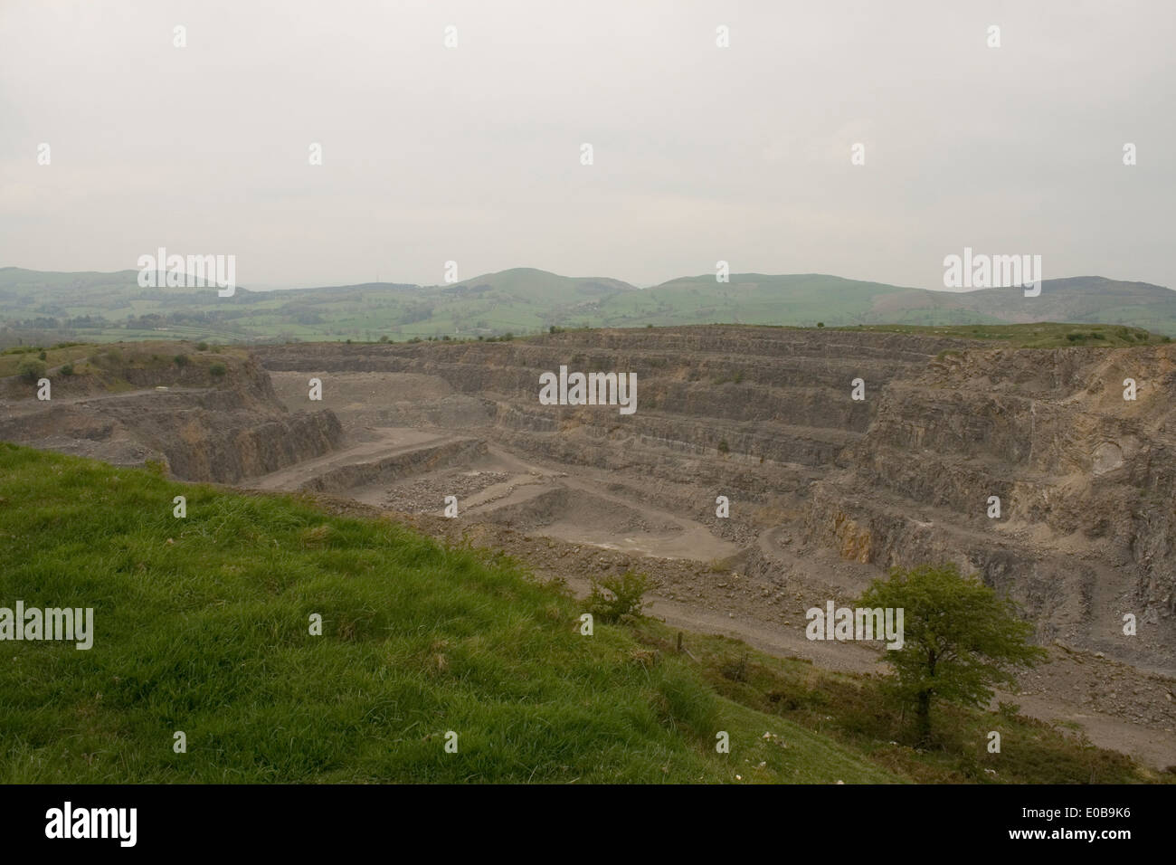 deep limestone quarry Stock Photo Alamy