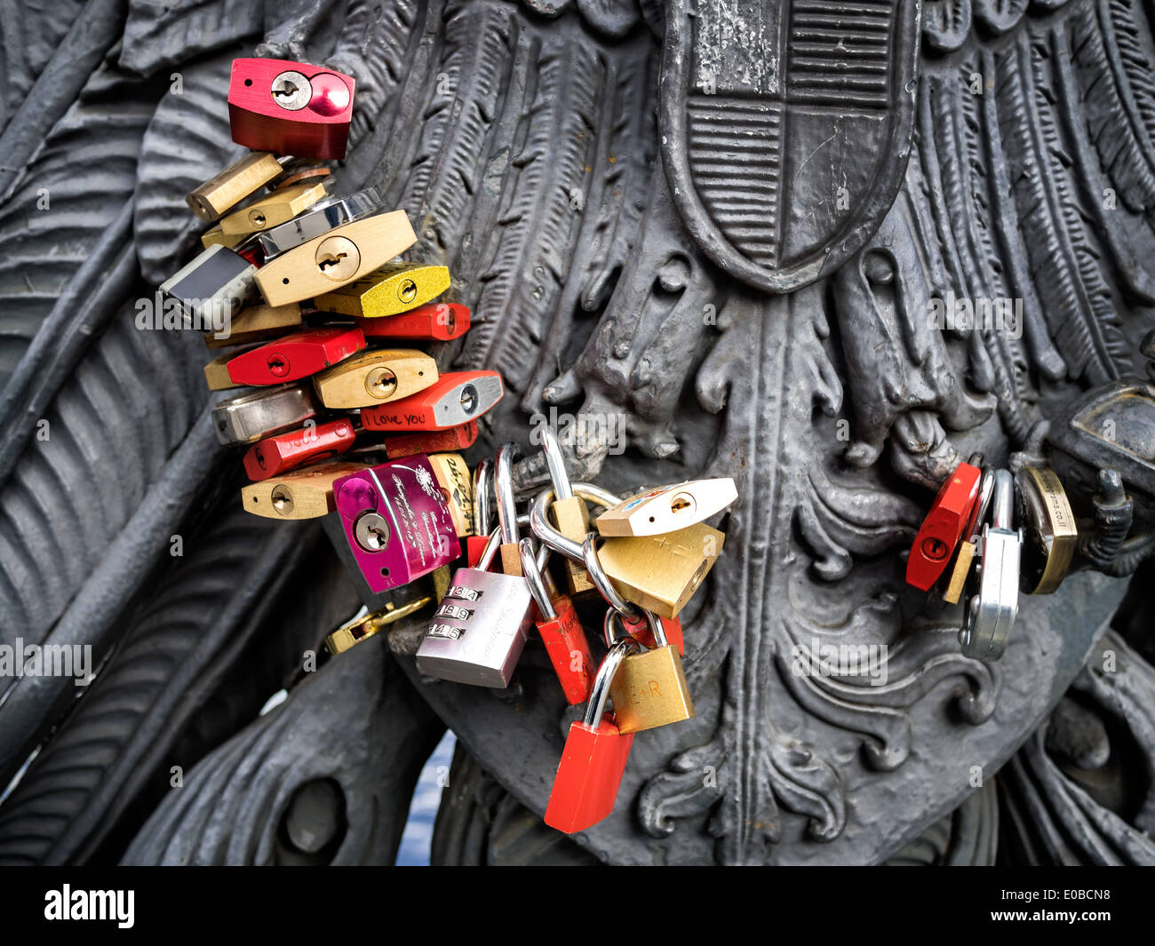 Padlocks on fence hires stock photography and images Alamy