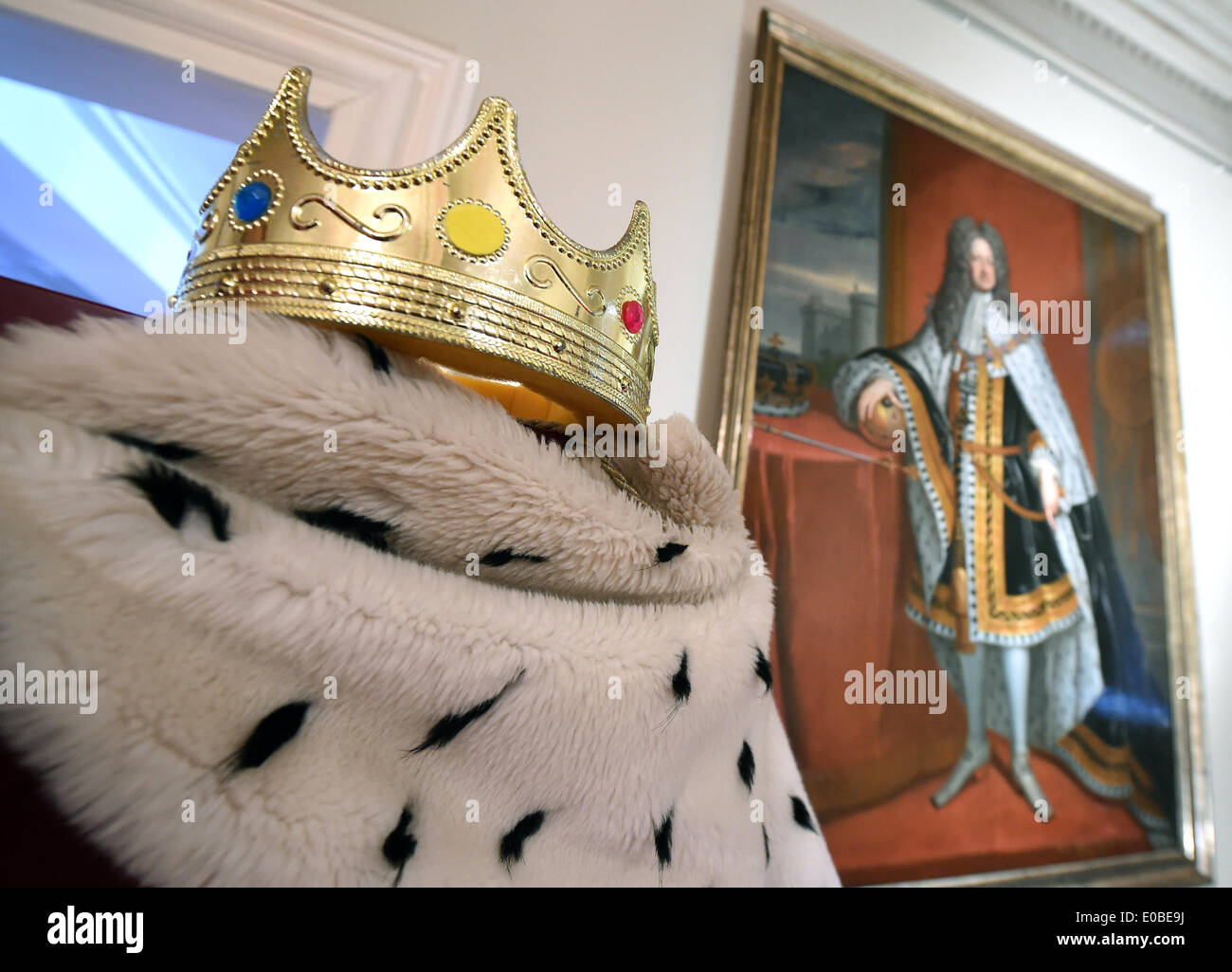 Cloak ermine hires stock photography and images Alamy