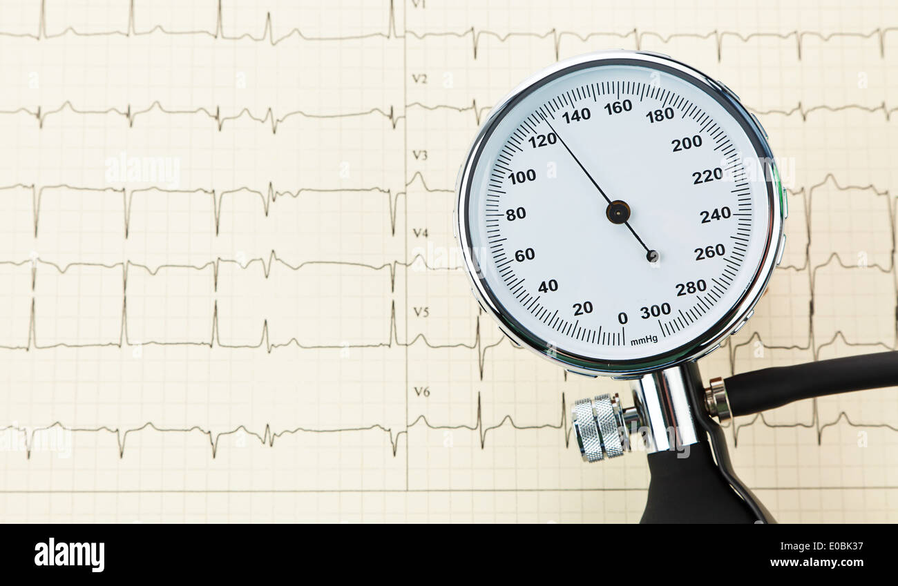 Blood pressure gauge high hi-res stock photography and images - Alamy