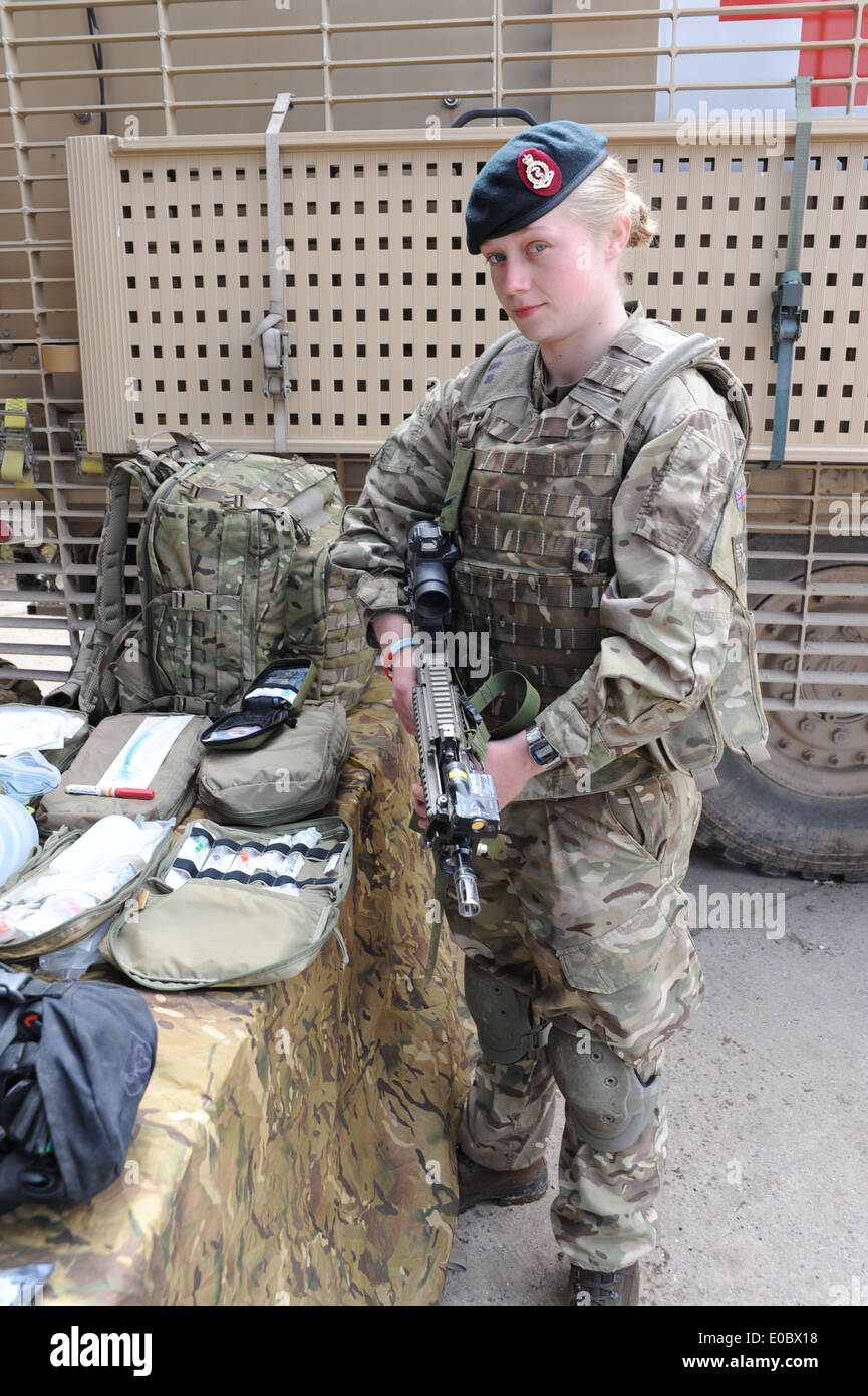 emale medic in uniform Royal Army Medical Corp, training to go to Afghanistan. Stock Photo