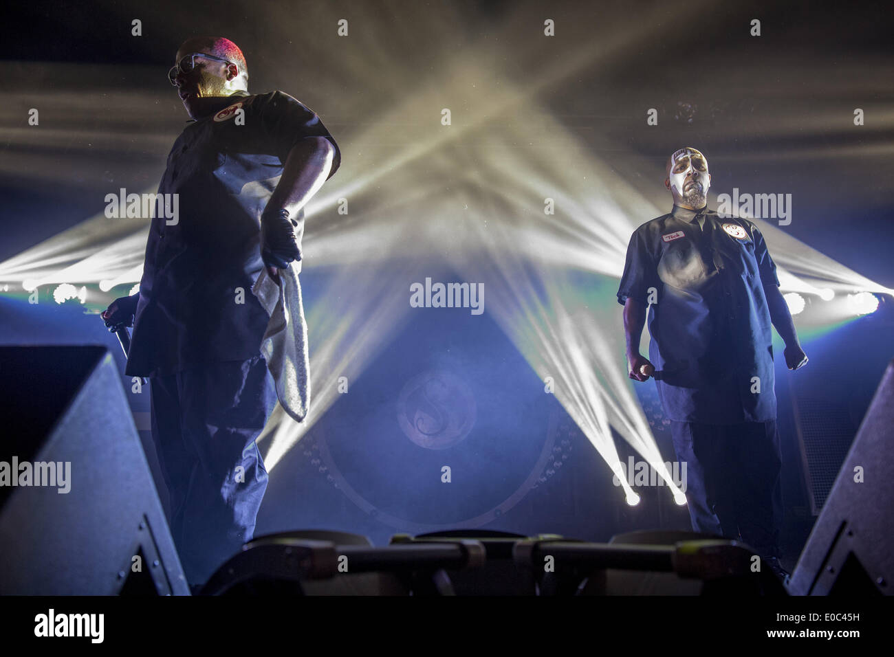 Milwaukee, Wisconsin, USA. 7th May, 2014. Rappers KRIZZ KALICO (L) and TECH N9NE perform live on the Independent Grind tour at The Rave in Milwaukee, Wisconsin © Daniel DeSlover/ZUMAPRESS.com/Alamy Live News Stock Photo