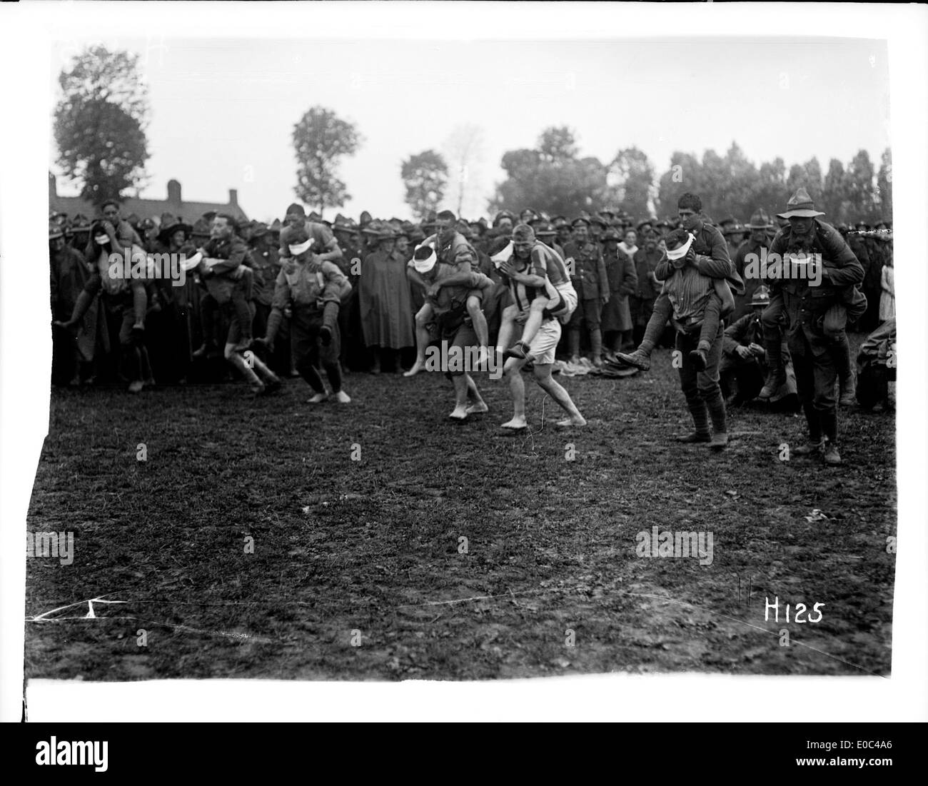 A race in progress at the New Zealand Division sports day in France, during World War I, 8 Jul 1917 Stock Photo